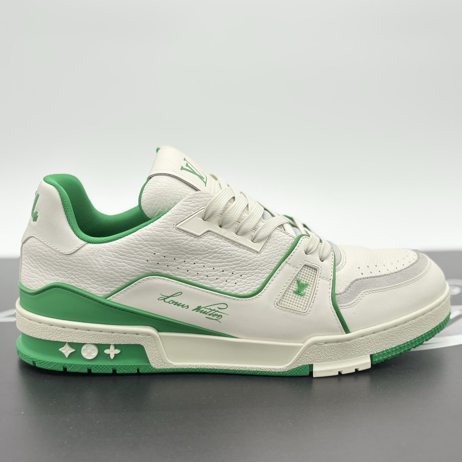 Size 11 LV (12-12.5 US) Louis Vuitton Trainer ' White Green ' | GREAT CONDITION!