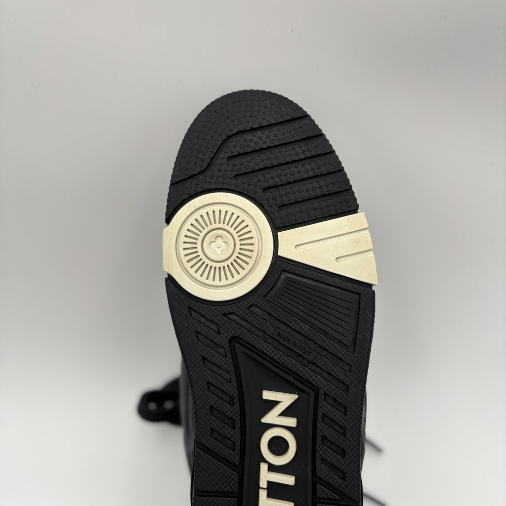 Size 8 LV (9-9.5 US) Louis Vuitton Skate ' Black ' | EXCELLENT CONDITION