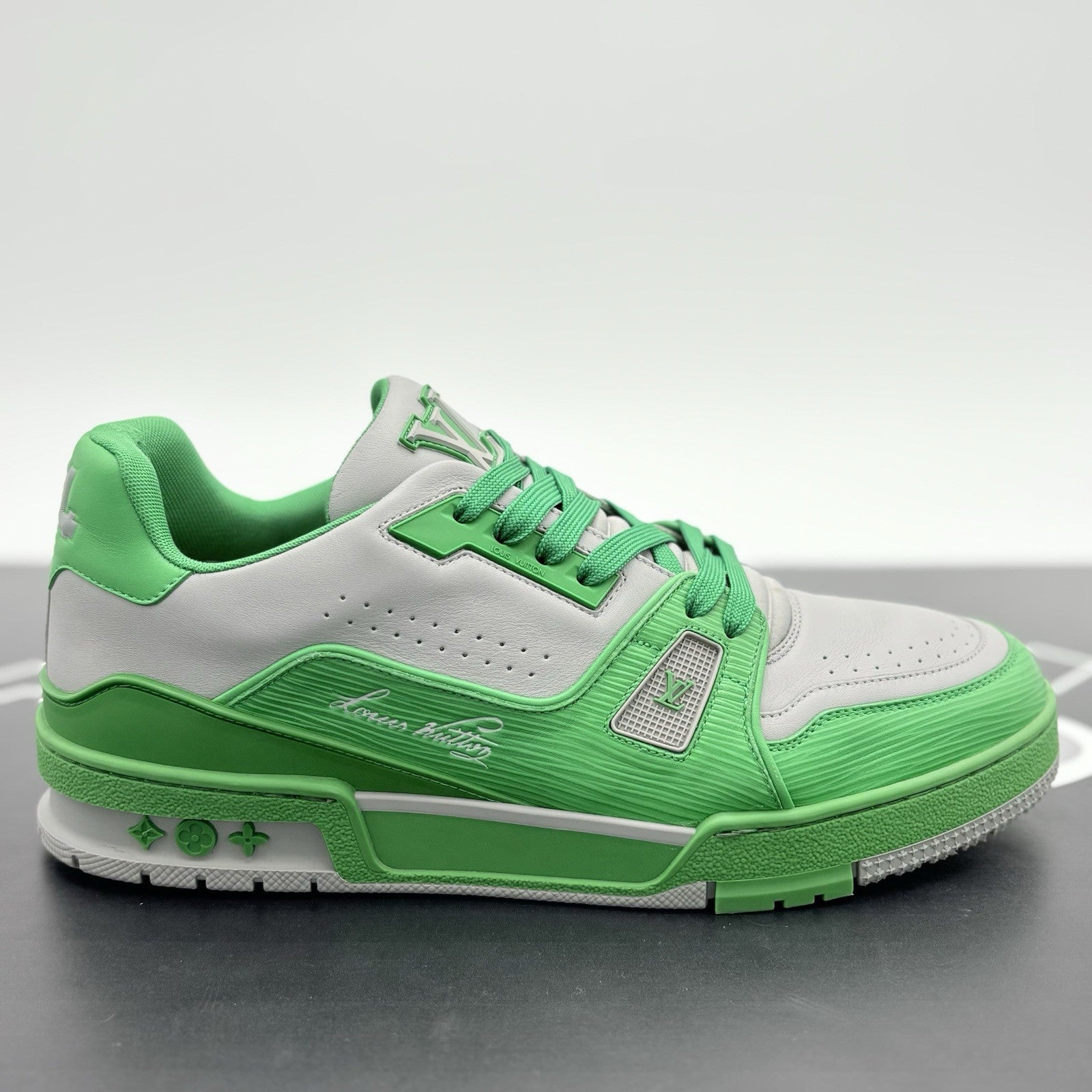 Size 8.5 LV (9.5-10 US) Louis Vuitton LV Trainer ' Green Grey ' | SUPER CLEAN!