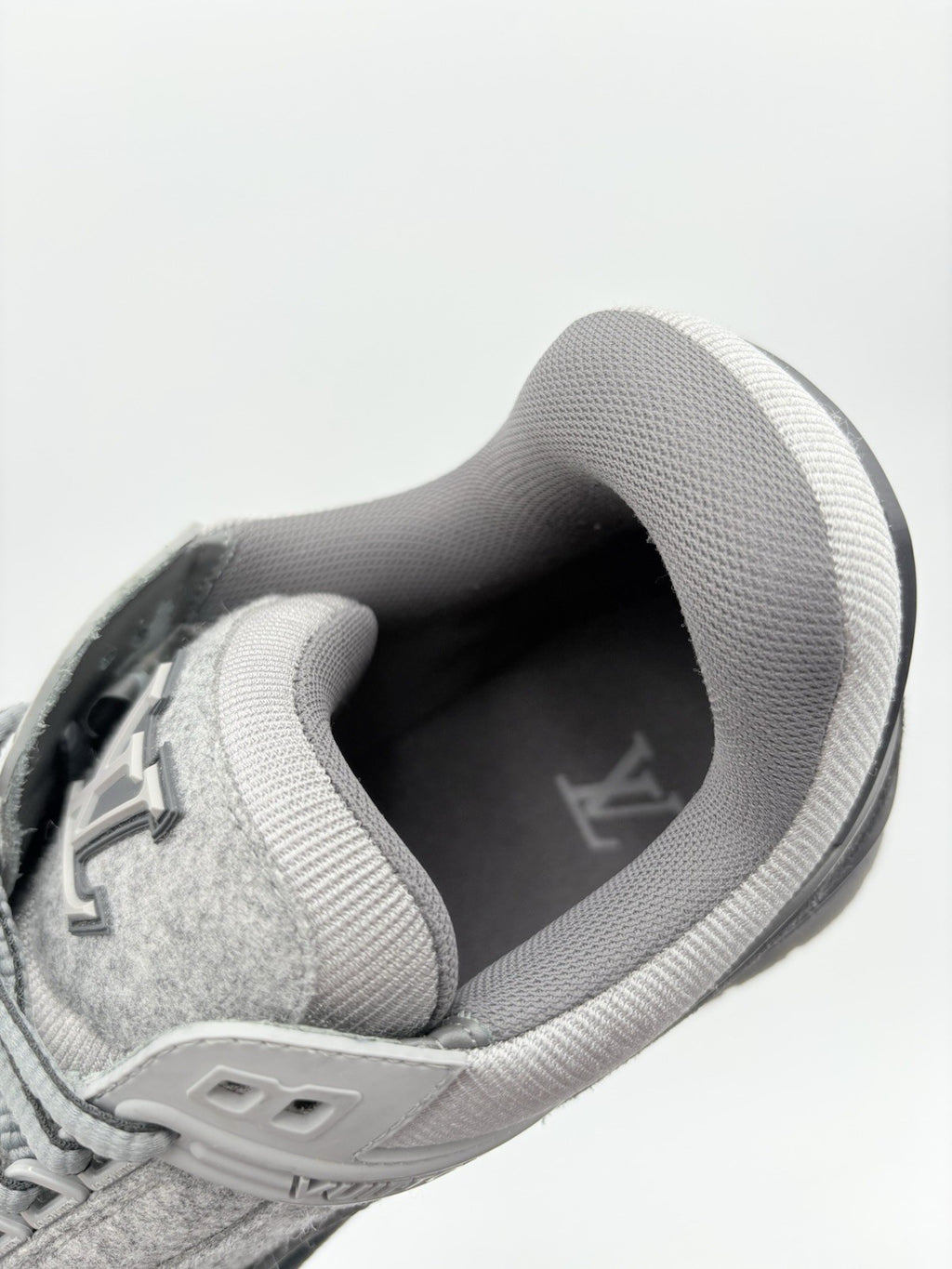 Size 9.5 LV (10.5-11 US) Louis Vuitton Trainer  ' Black Grey ' | SUPER CLEAN!