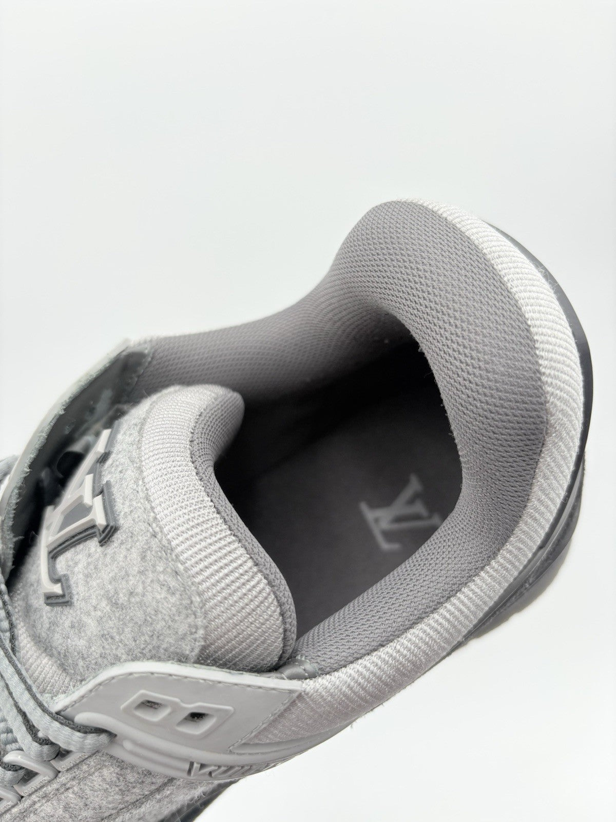 Size 9.5 LV (10.5-11 US) Louis Vuitton Trainer  ' Black Grey ' | SUPER CLEAN!