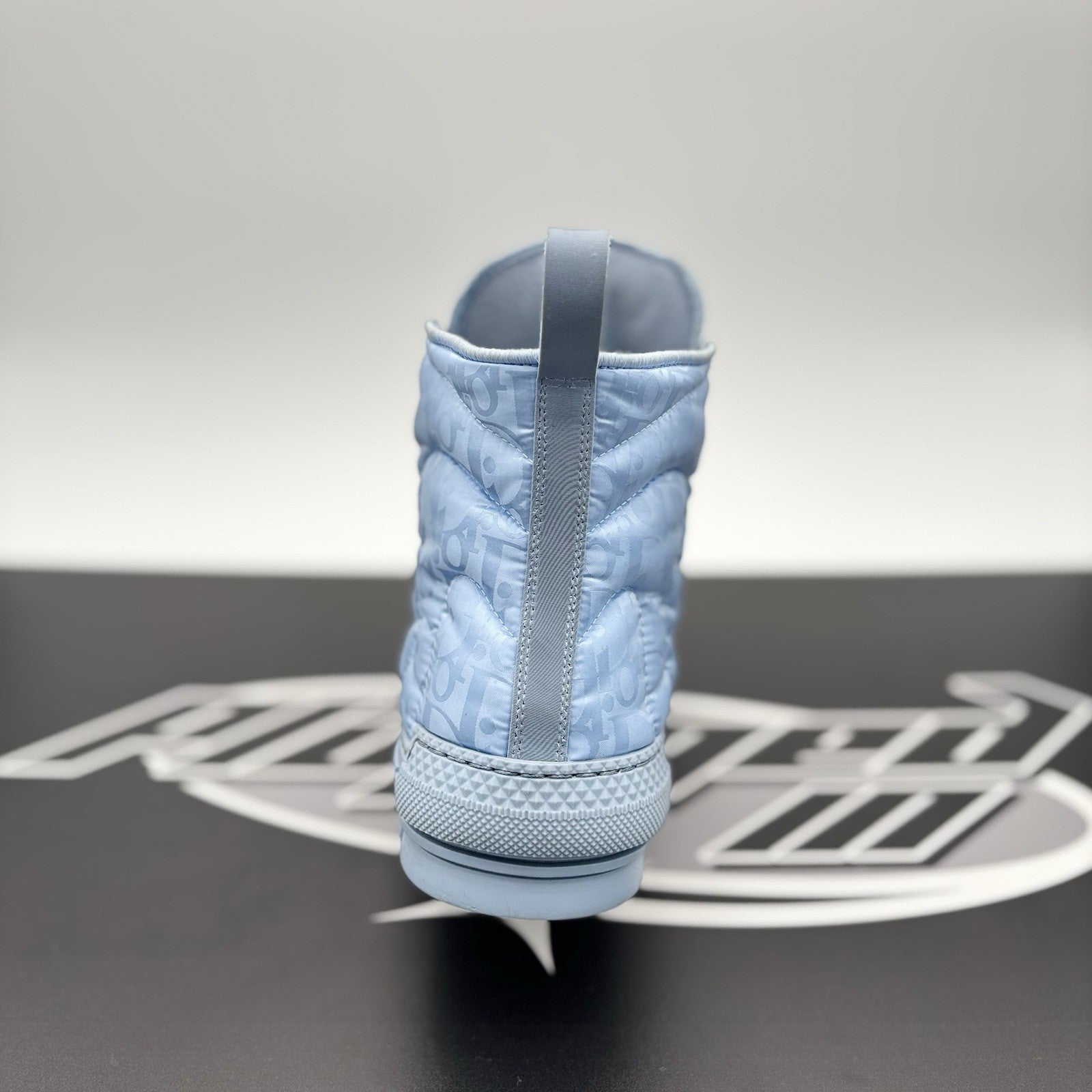 Size 43 (10 US) Dior B23 High Oblique Mirage Quilted  'Light Blue' | GREAT COND!