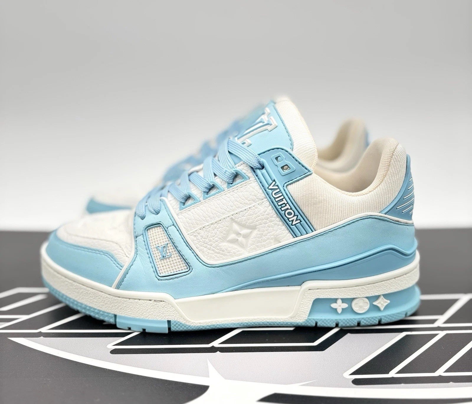 Size 4 LV (5-5.5 US) - Louis Vuitton Trainer ' Sky Blue, White ' | GREAT COND!