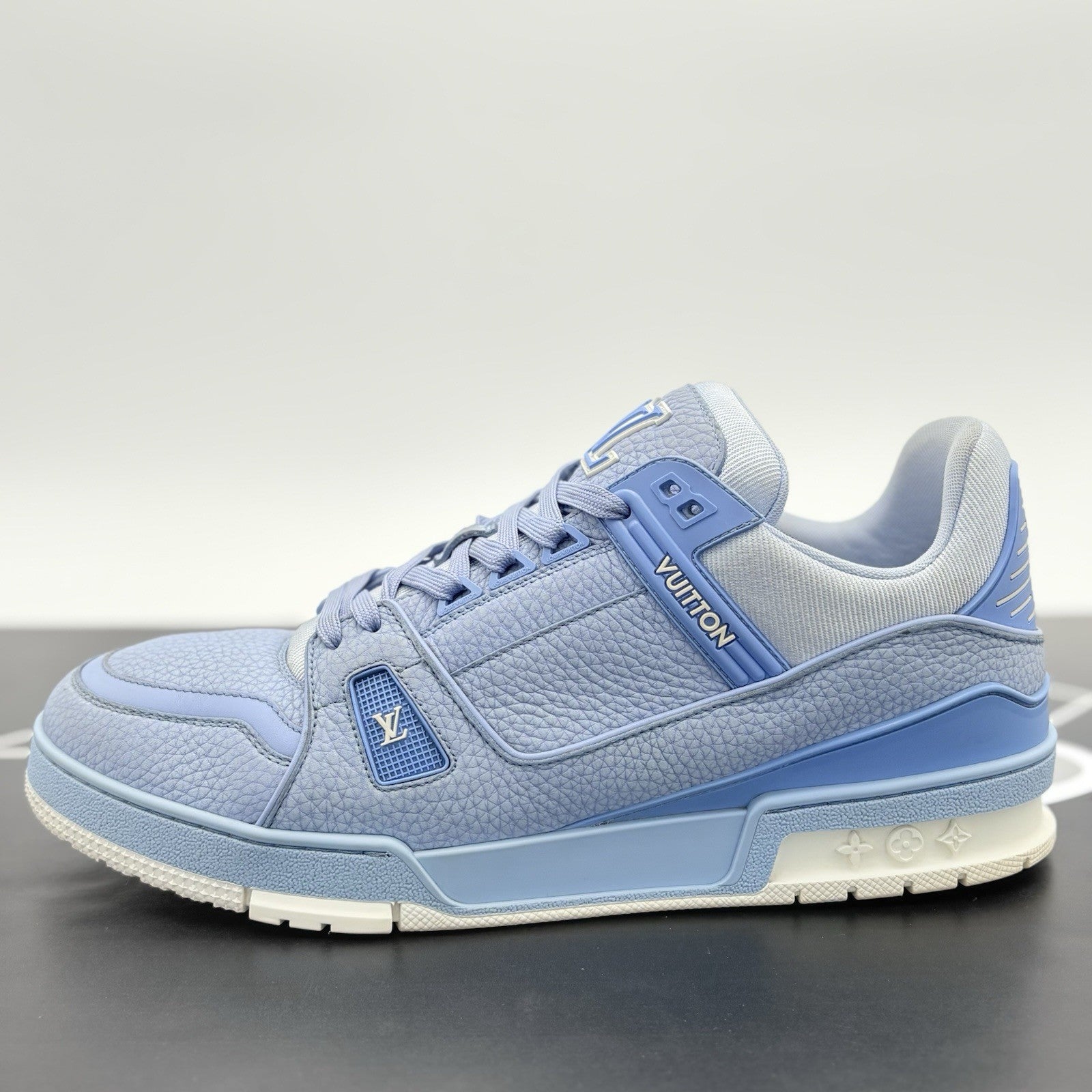 Size 11 LV (12-12.5 US) Louis Vuitton Trainer ' Light Blue White ' | GREAT COND!