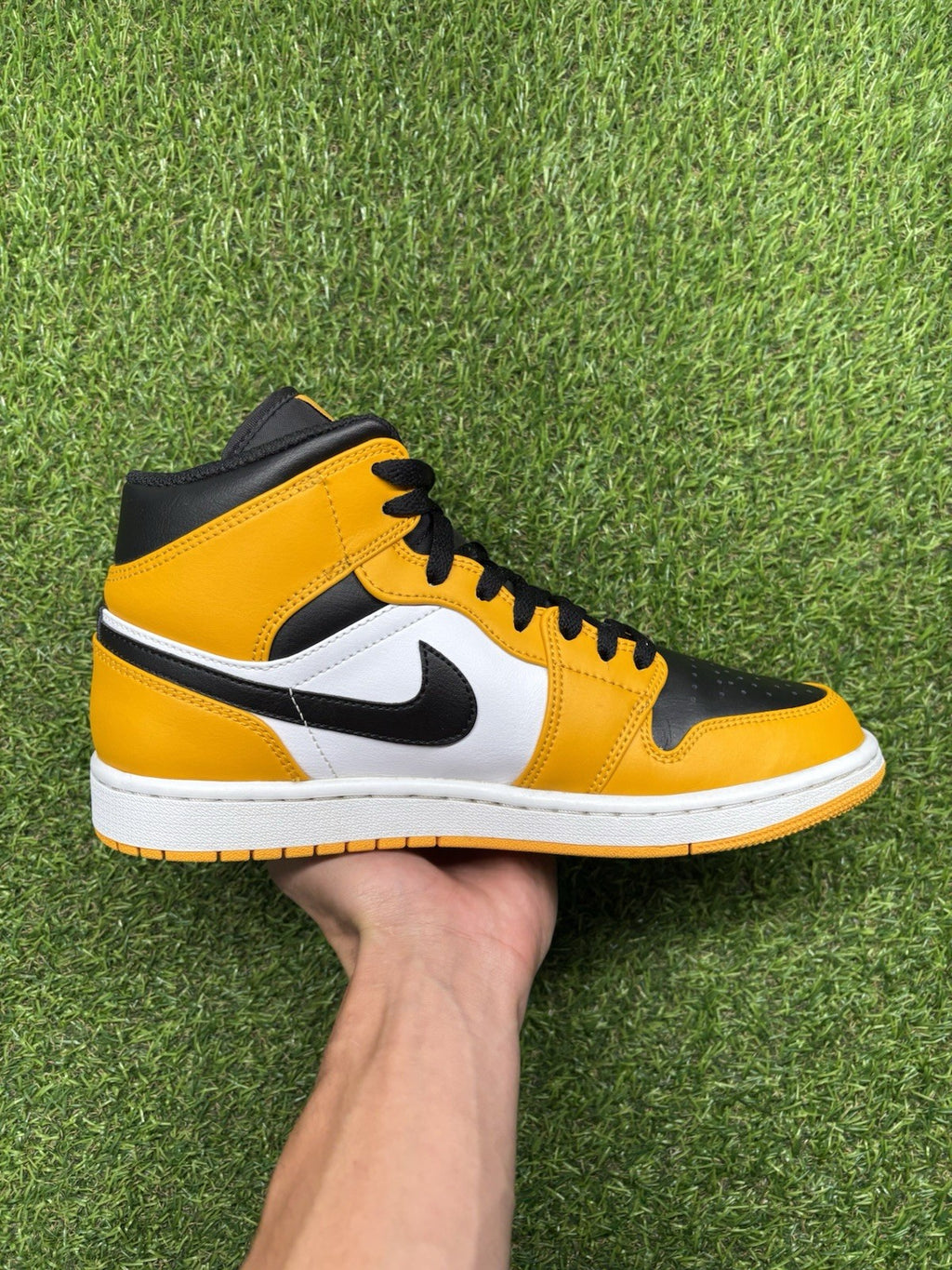 Size 8 - Jordan 1 Mid Taxi 2022 | SUPER CLEAN!