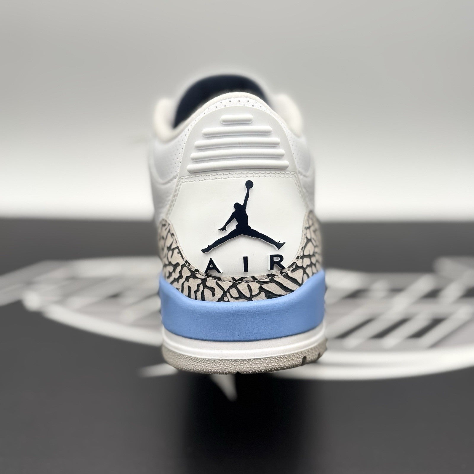 Size 10.5 - Jordan 3 Retro Mid UNC | EXCELLENT CONDITION!