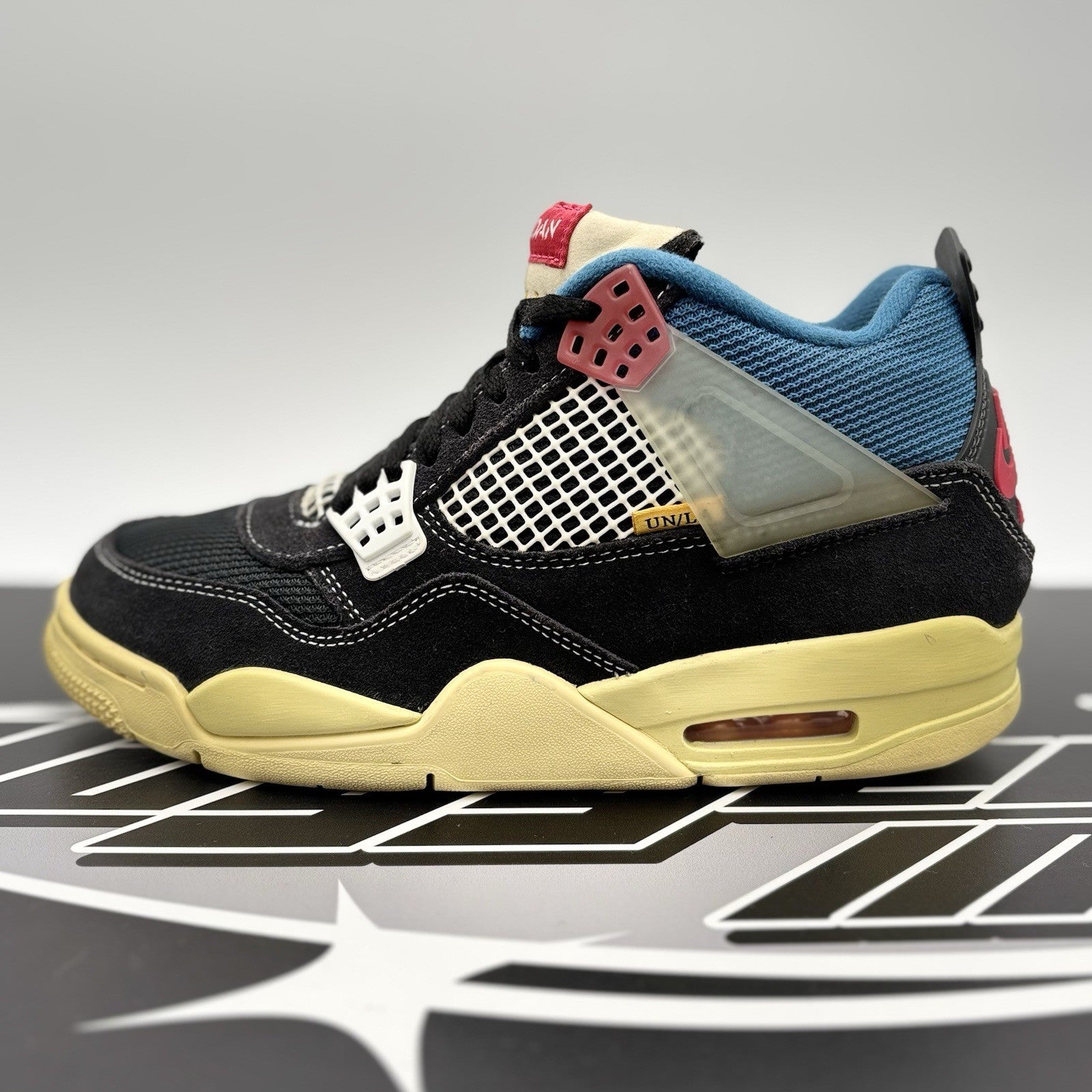Size 6.5 - Jordan 4 Retro x Union LA Mid Off Noir | GREAT CONDITION!