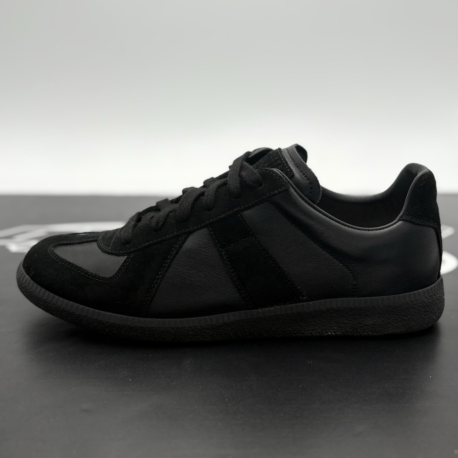 Size 40 (7 US) - Maison Margiela Low ' Black ' | EXCELLENT CONDITION!