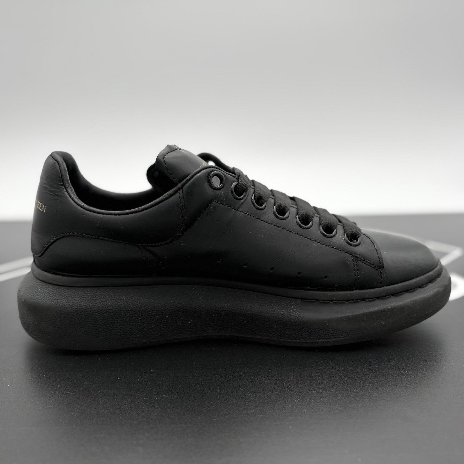 Size 41 (8 US) - Alexander McQueen Oversized ' Black '