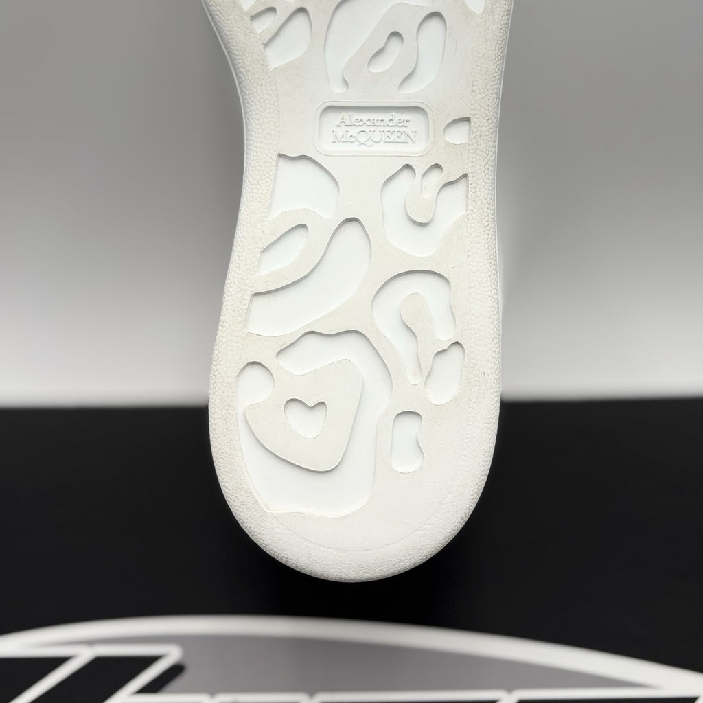 Size 41 (8 US) - Alexander McQueen Oversized ' White, Blue ' | GREAT CONDITION!