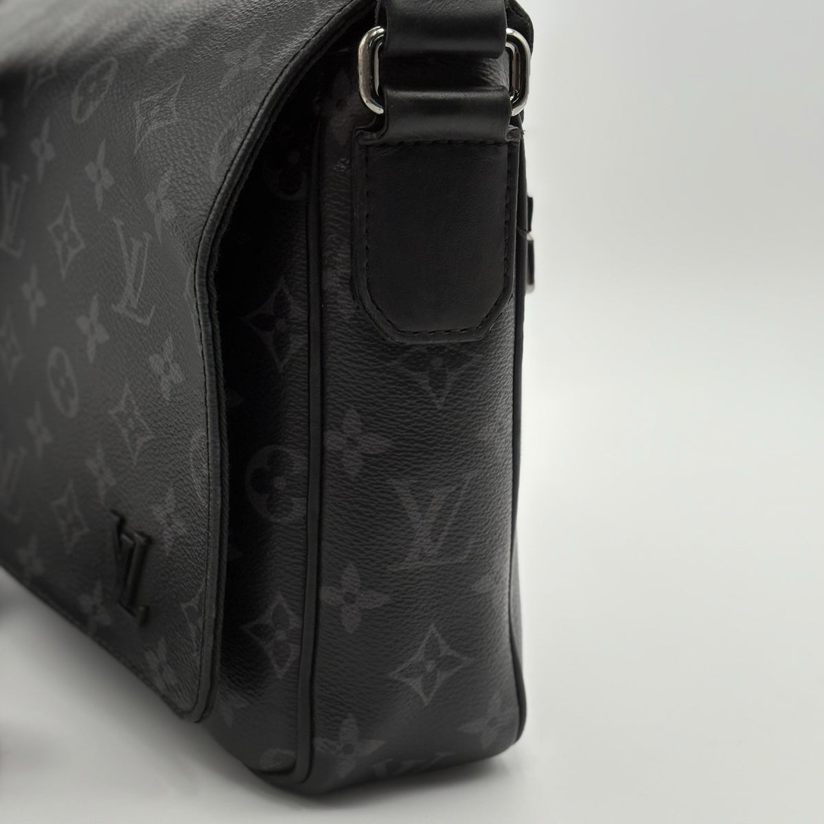 District PM Monogram Eclipse Messenger Bag Black — photo 4