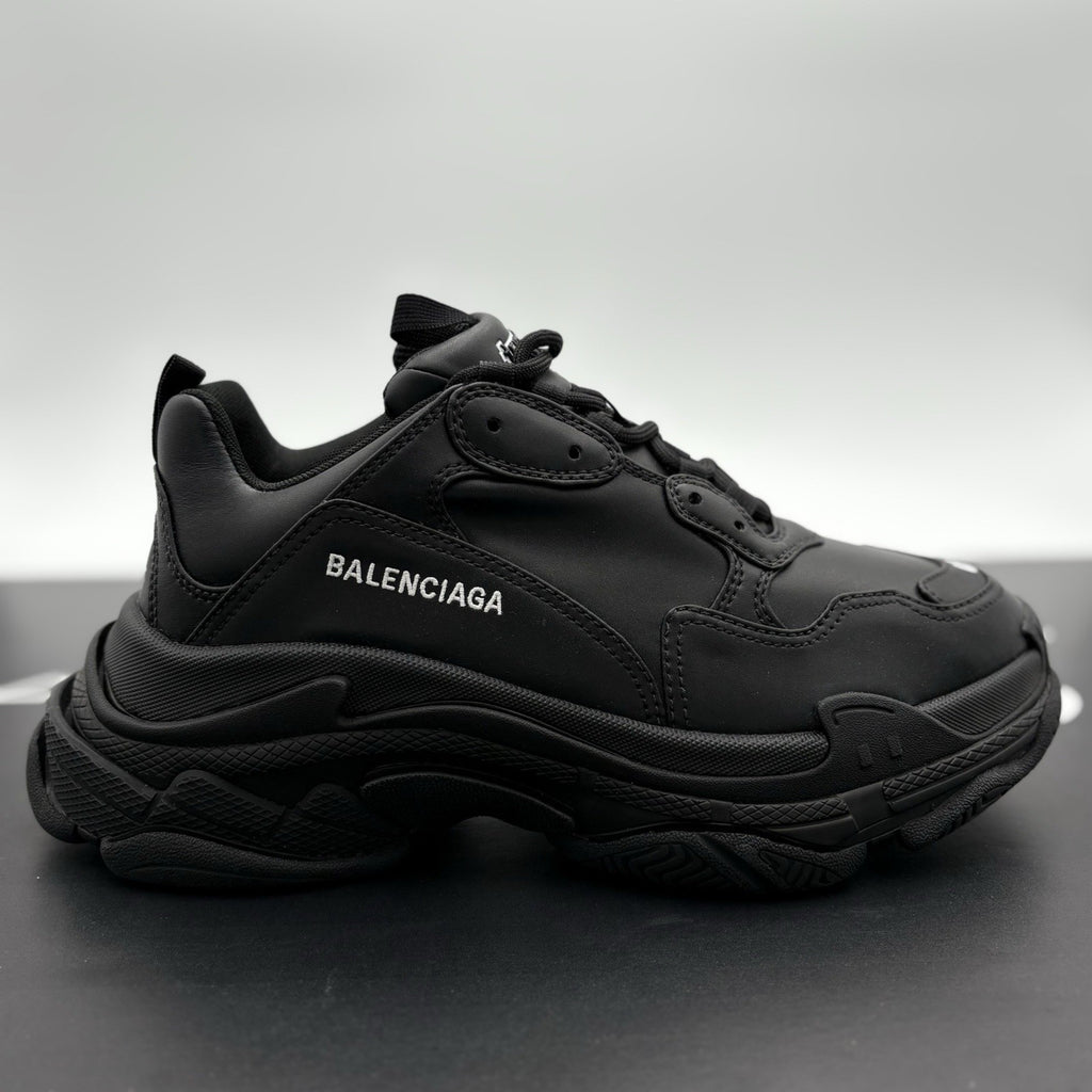 Size 42 - Balenciaga Triple S ' Black ' | BRAND NEW!