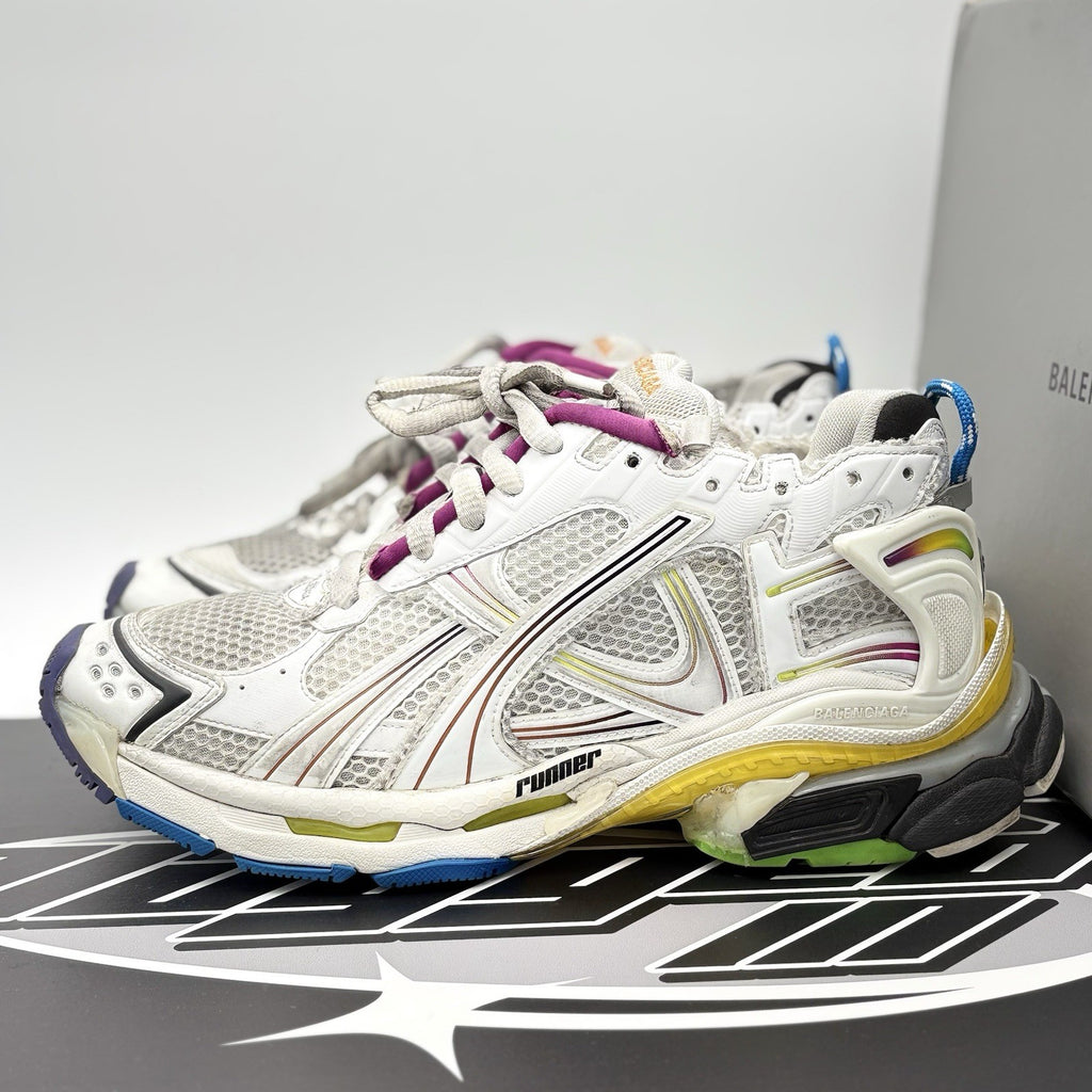 Size 44 (11 US) - Balenciaga Runner ' Gradient White ' | SUPER CLEAN!