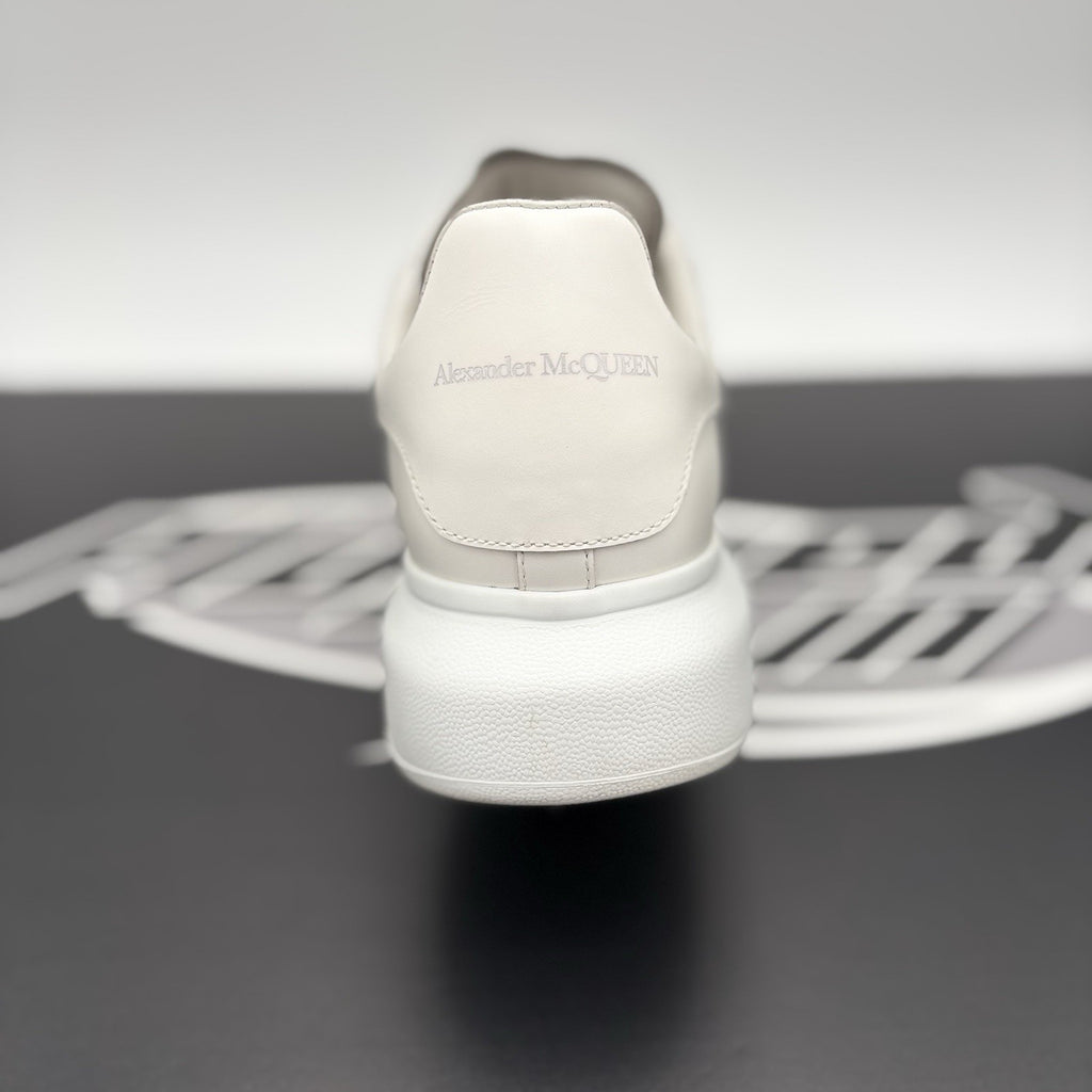 Size 43 (10 US) Alexander McQueen Oversized ' White, Multicolor ' | GREAT COND!