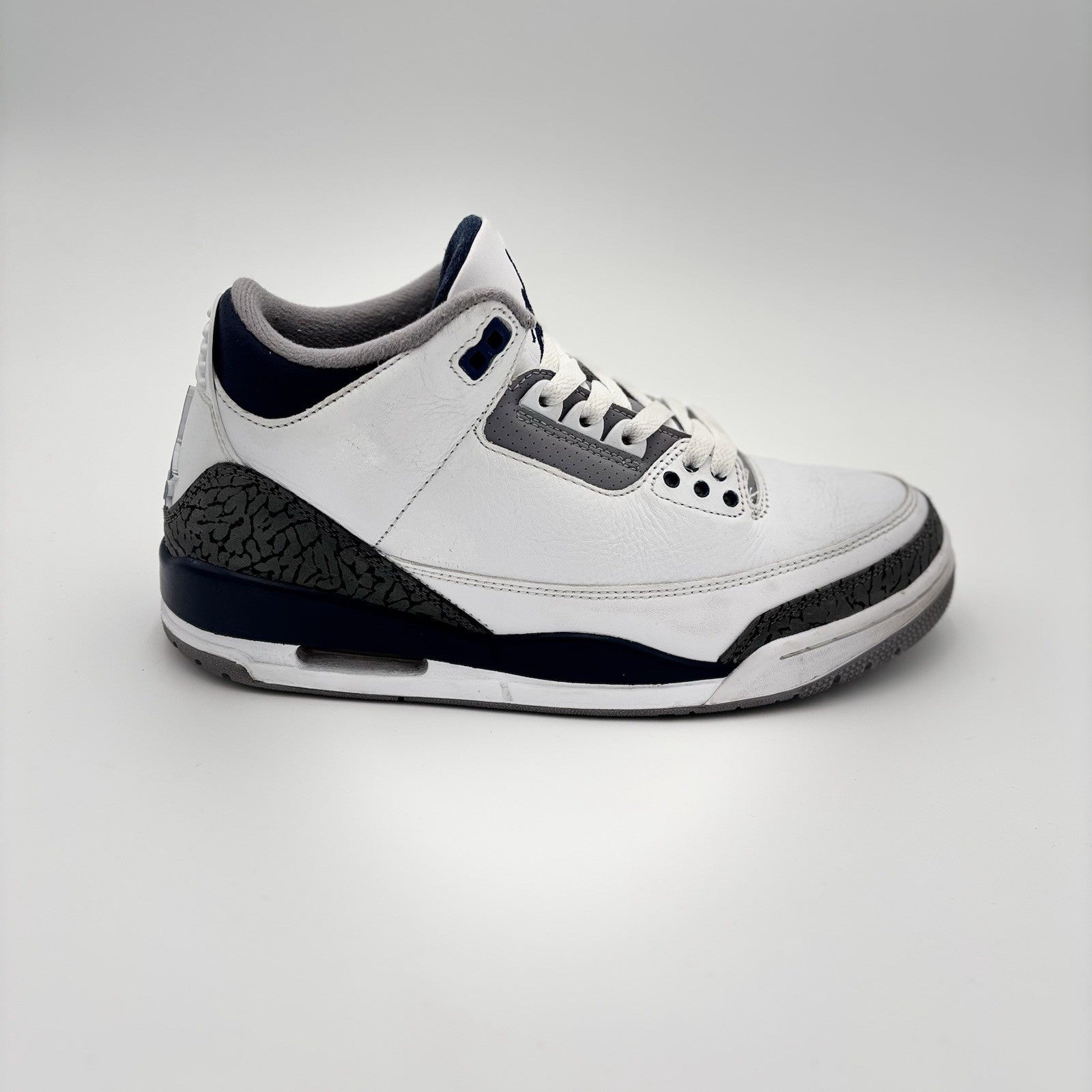 Size 8.5 - Air Jordan 3 Retro Midnight Navy | GREAT CONDITION!