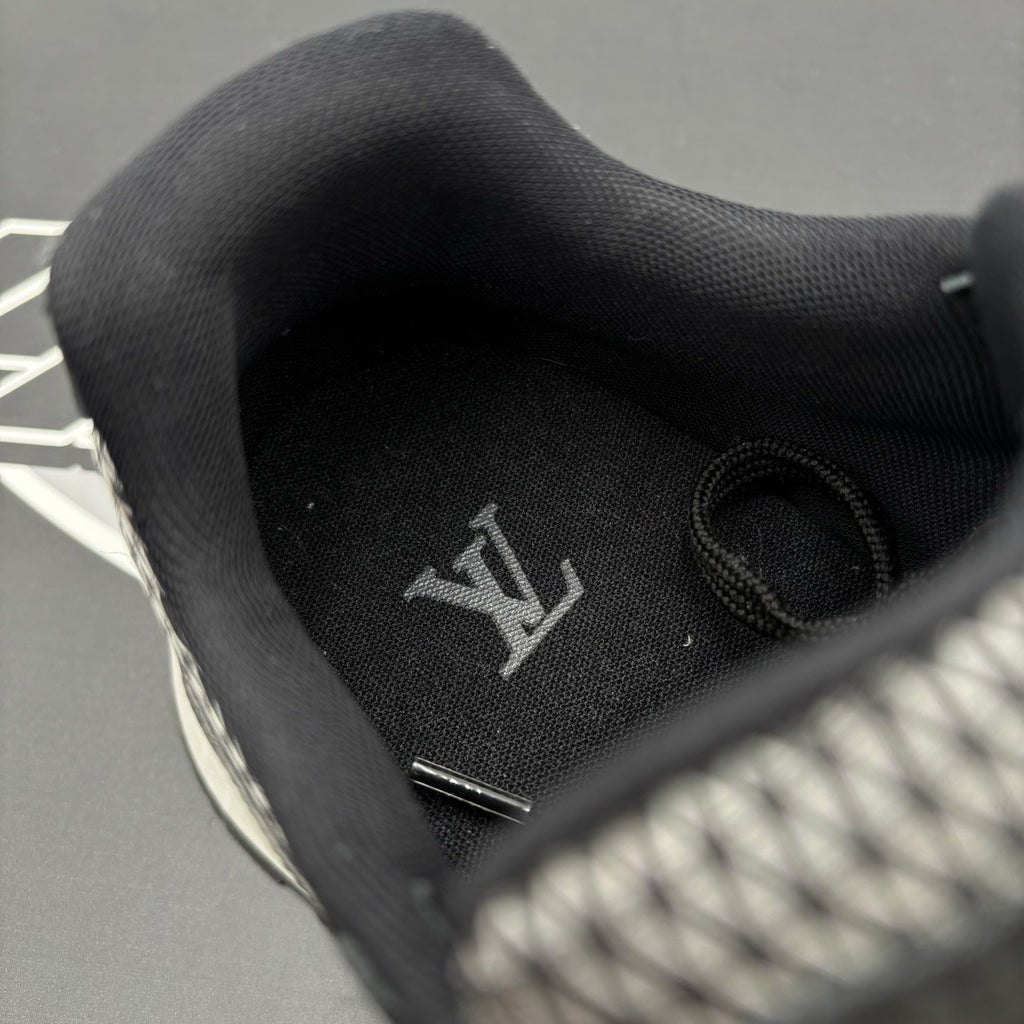 Size 8 LV (9-9.5 US) Louis Vuitton Run Away Low ' Black ' | EXCELLENT CONDITION!