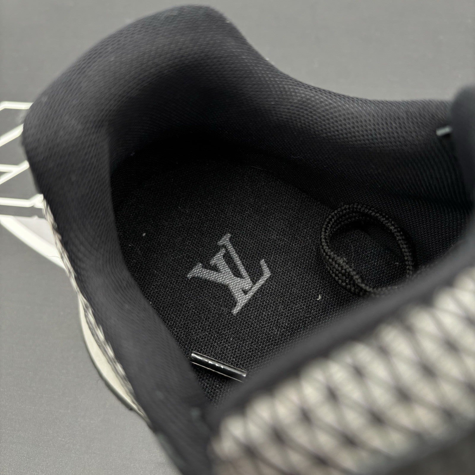 Size 8 LV (9-9.5 US) Louis Vuitton Run Away Low ' Black ' | EXCELLENT CONDITION!