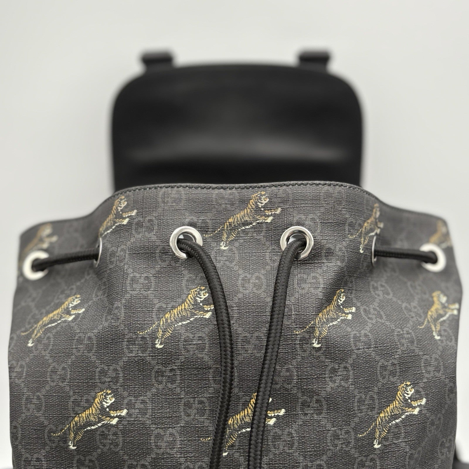 Gucci Bestiary GG Supreme Tigers Backpack ' Black Grey '