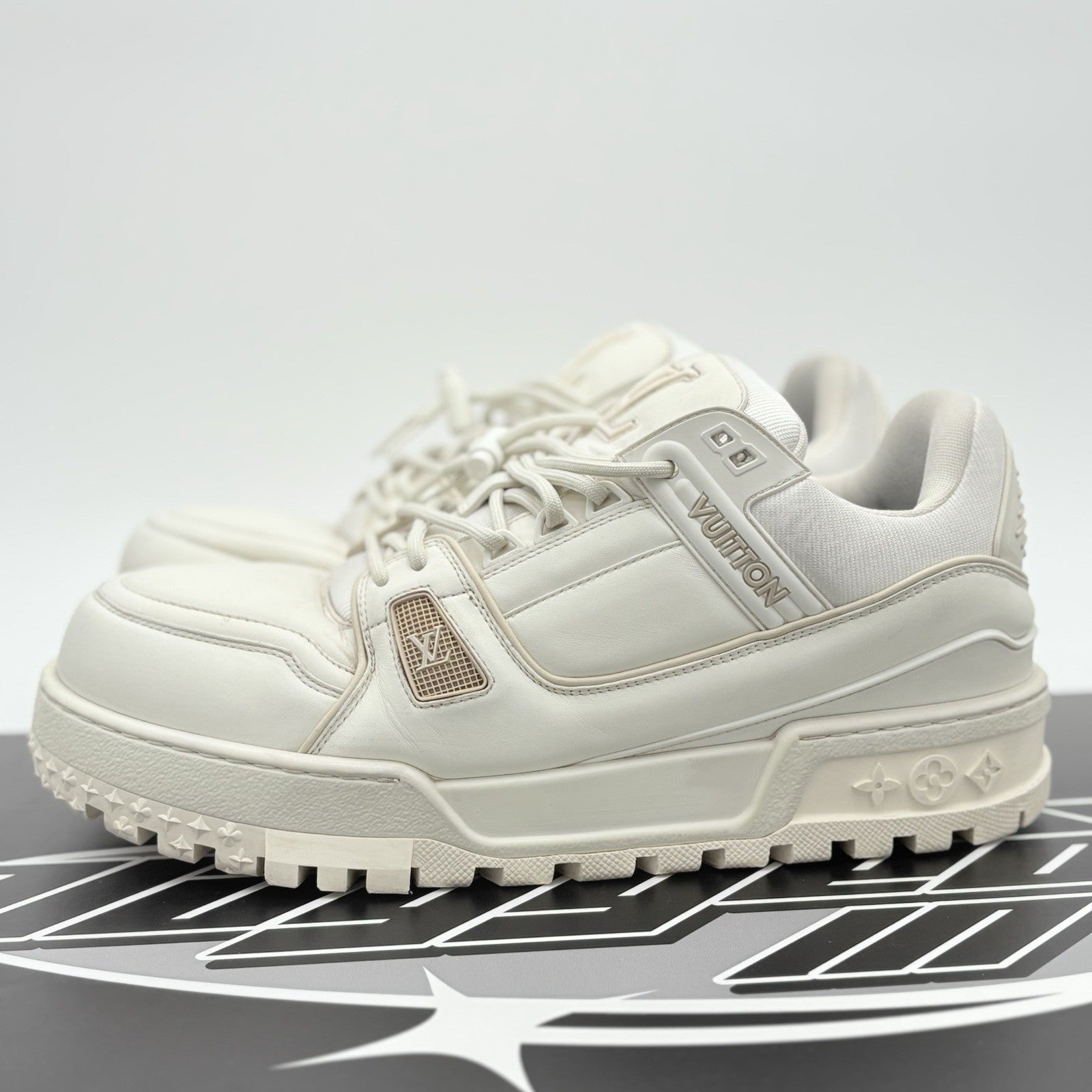 Size 10 LV (11-11.5 US) - Louis Vuitton Maxi Trainer ' White ' | GOOD CONDITION!