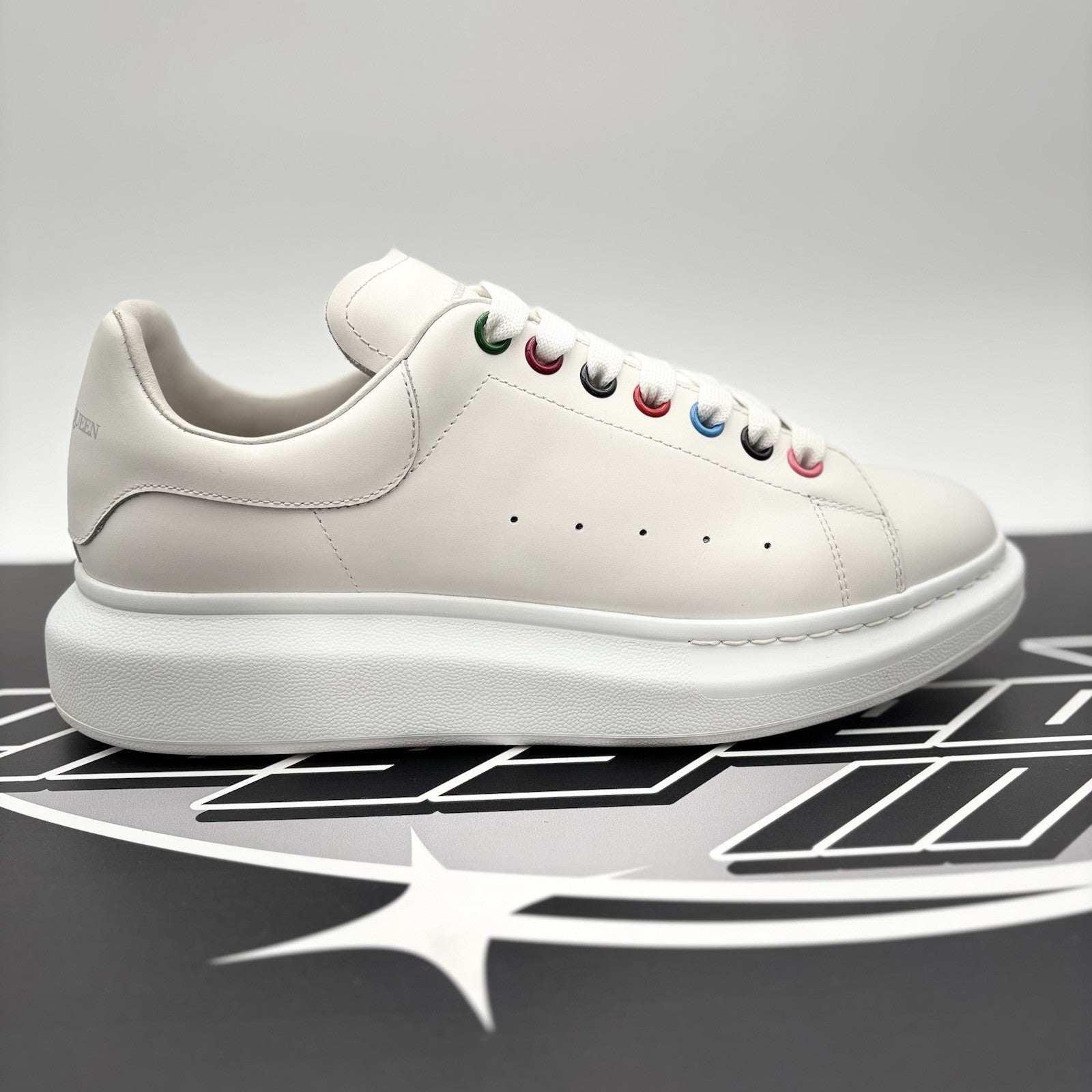 Size 43 (10 US) Alexander McQueen Oversized ' White, Multicolor ' | GREAT COND!