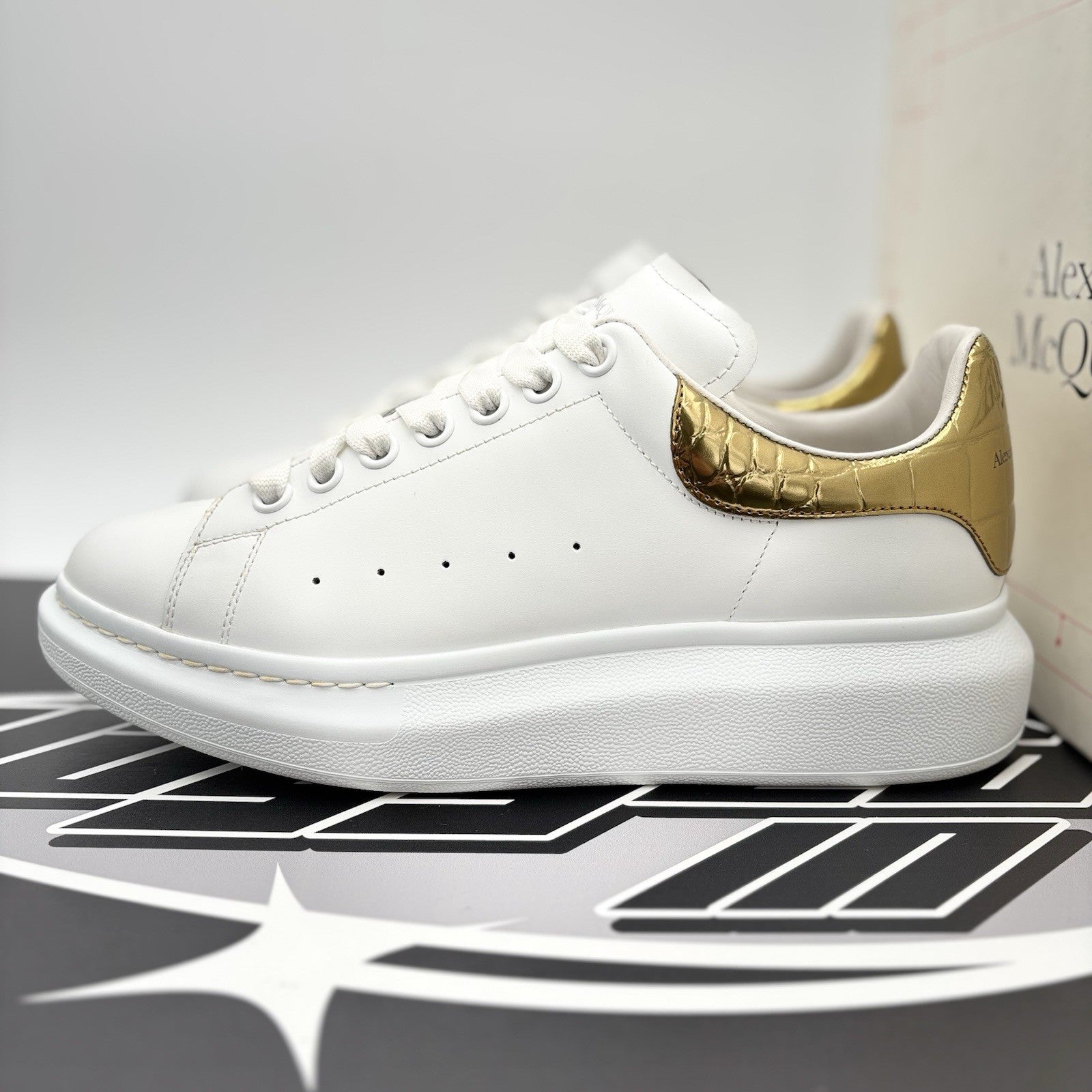 Size 41.5 (8.5 US) Alexander McQueen Oversized ' Gold Crocodile ' | GREAT COND!