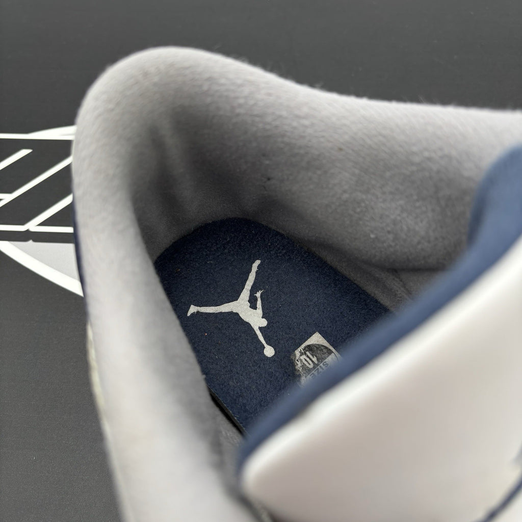Size 10 - Air Jordan 3 Retro Midnight Navy