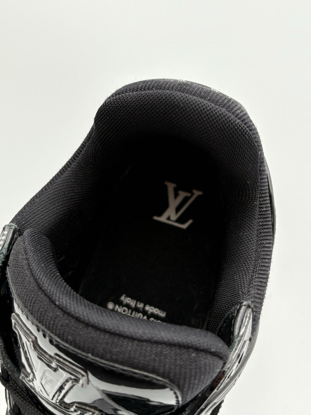Size 6 LV (7-7.5 US) Louis Vuitton Trainer ' Patent Leather Black ' | GREAT COND