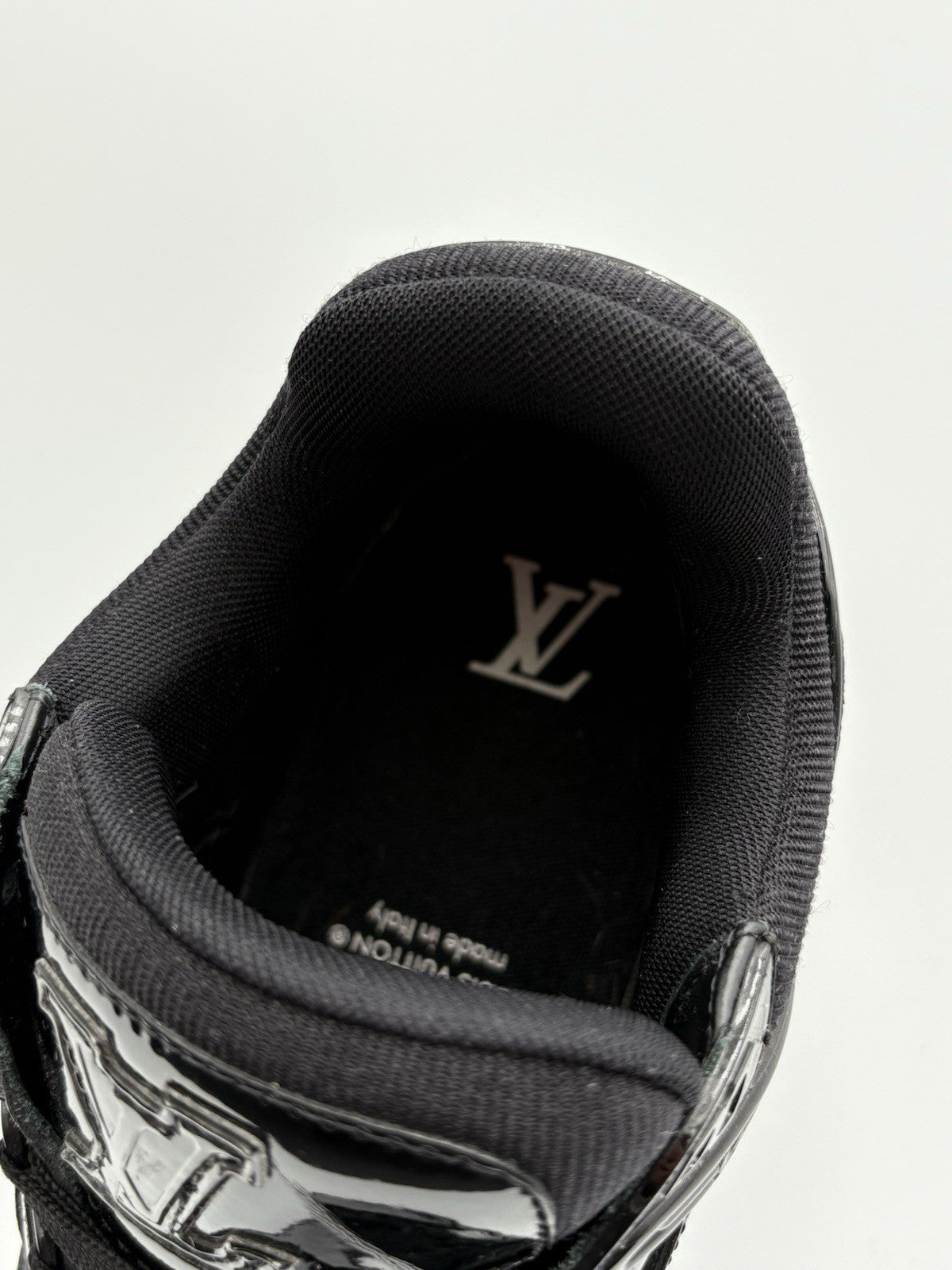 Size 6 LV (7-7.5 US) Louis Vuitton Trainer ' Patent Leather Black ' | GREAT COND