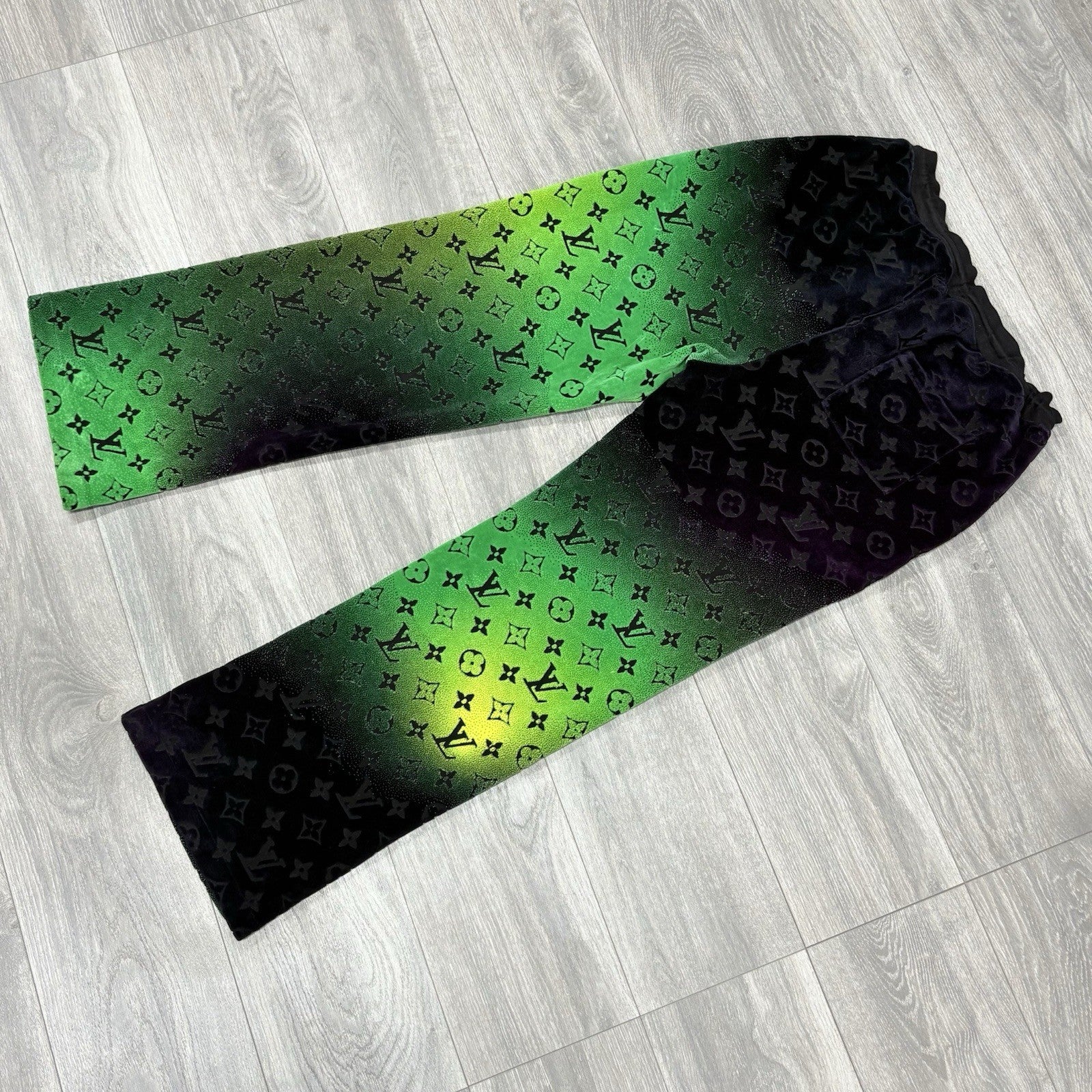 Size XXL - Louis Vuitton Monogram Velvet Sweatpants ' | SUPER CLEAN!