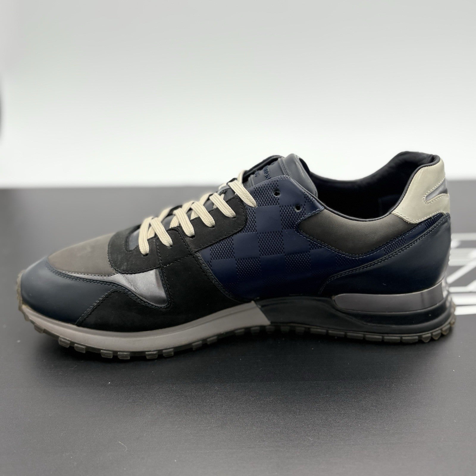 Size 8 LV (9-9.5 US) Louis Vuitton Damier Run Away ' Navy ' | GREAT CONDITION