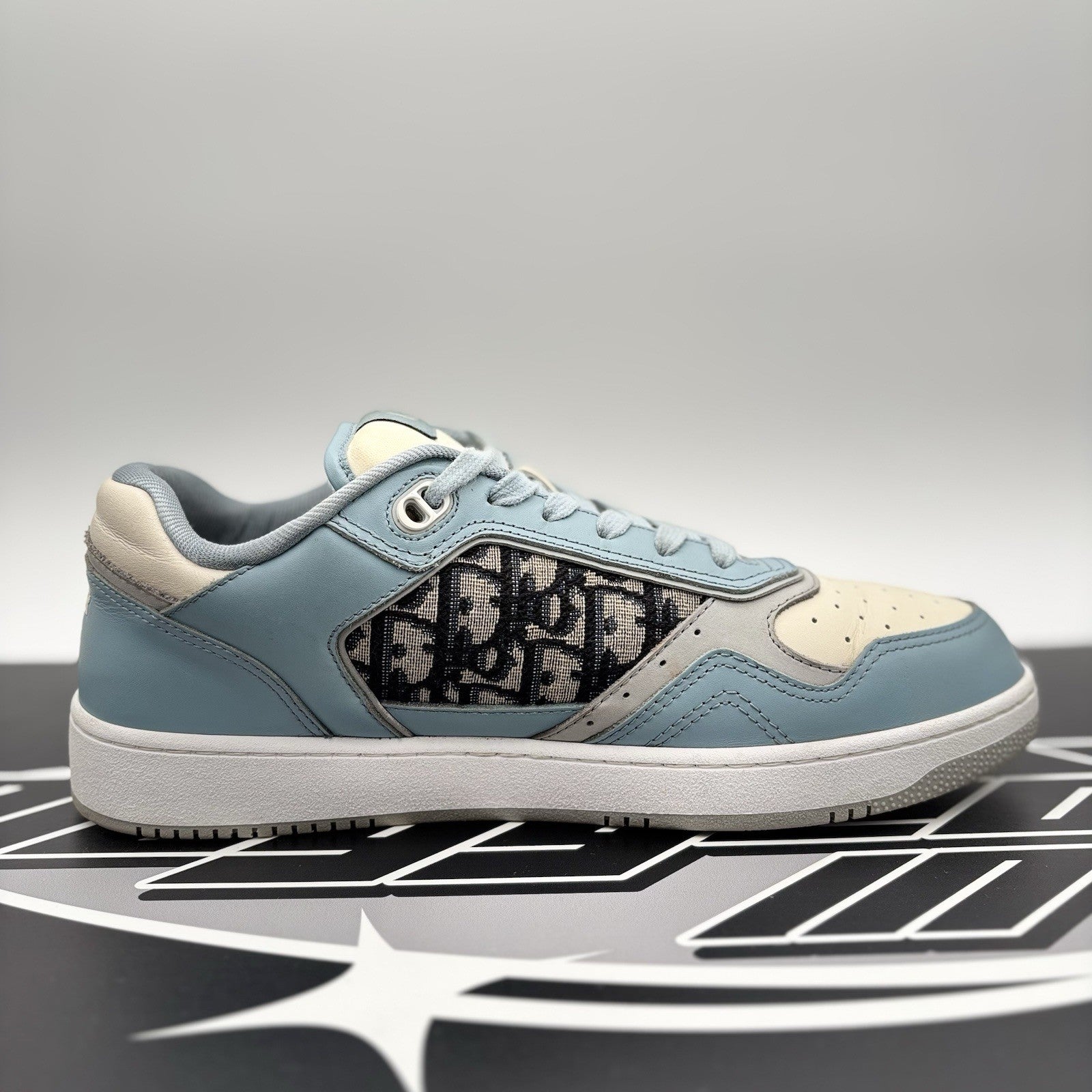 Size 43 (10 US) - Dior B27 Low Dior ' Light Blue ' | GOOD CONDITION!