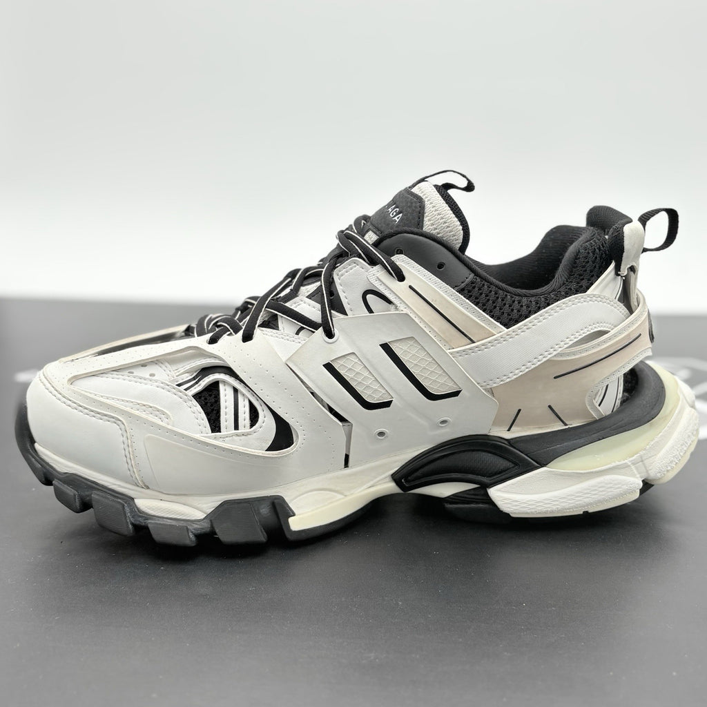 Size 42 (9 US) - Balenciaga Track Sneaker ' White Black ' | SUPER CLEAN!