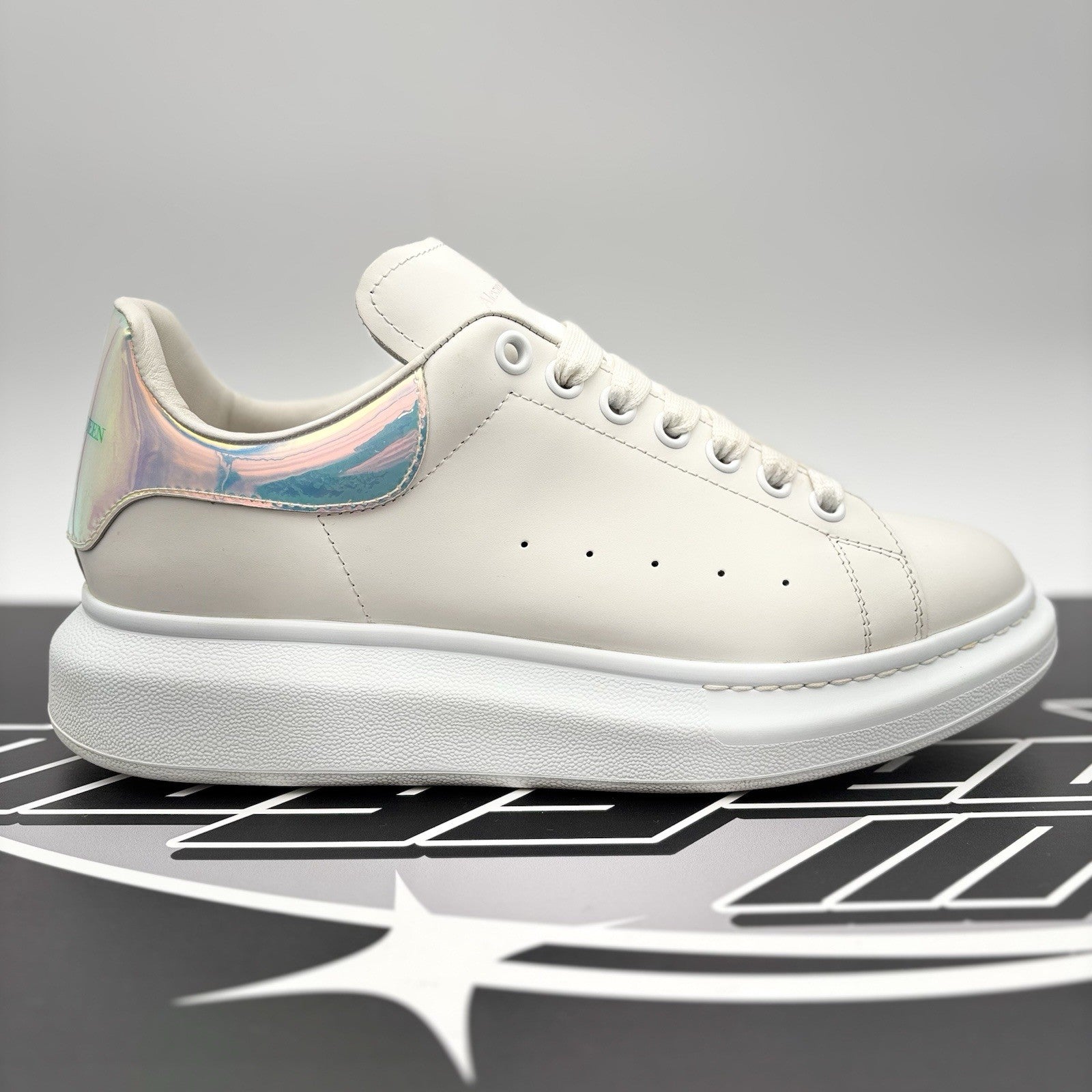 Size 43 (10 US) - Alexander McQueen ‘ Shock Pink ‘ | GREAT CONDITION!