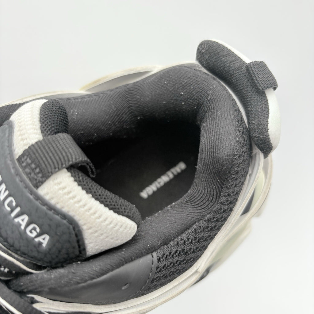 Size 42 (9 US) - Balenciaga Track Sneaker ' White Black ' | SUPER CLEAN!