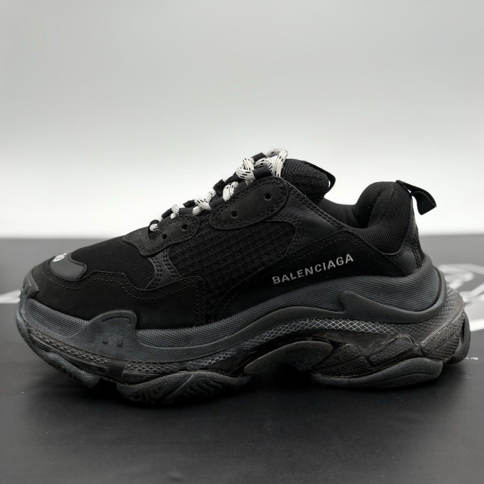 Size 39 - Balenciaga Triple S ' Black ' | SUPER CLEAN!