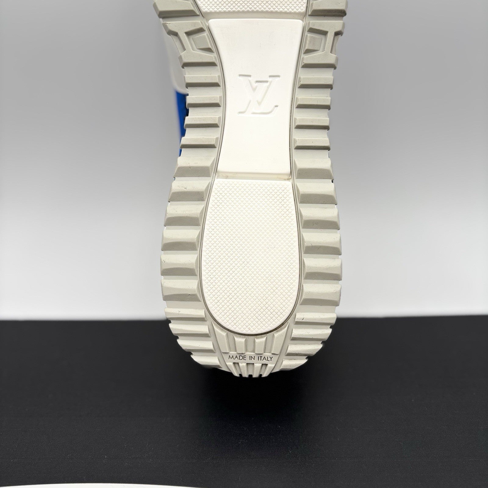 Size 9.5 LV (10-10.5 US) Louis Vuitton Run Away Sneaker ' White, Blue ' | GREAT!