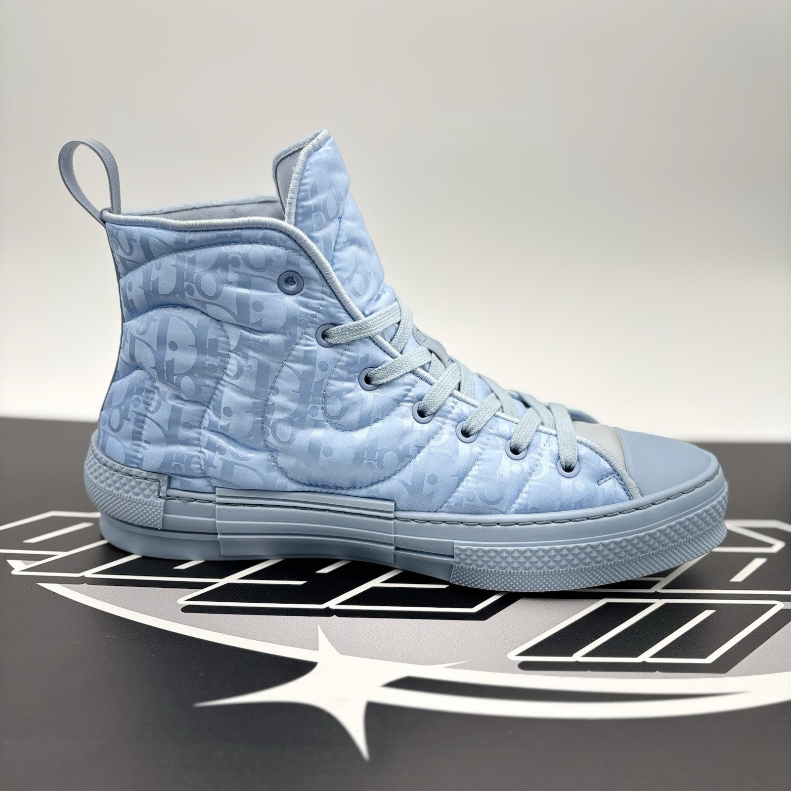 Size 43 (10 US) Dior B23 High Oblique Mirage Quilted  'Light Blue' | GREAT COND!