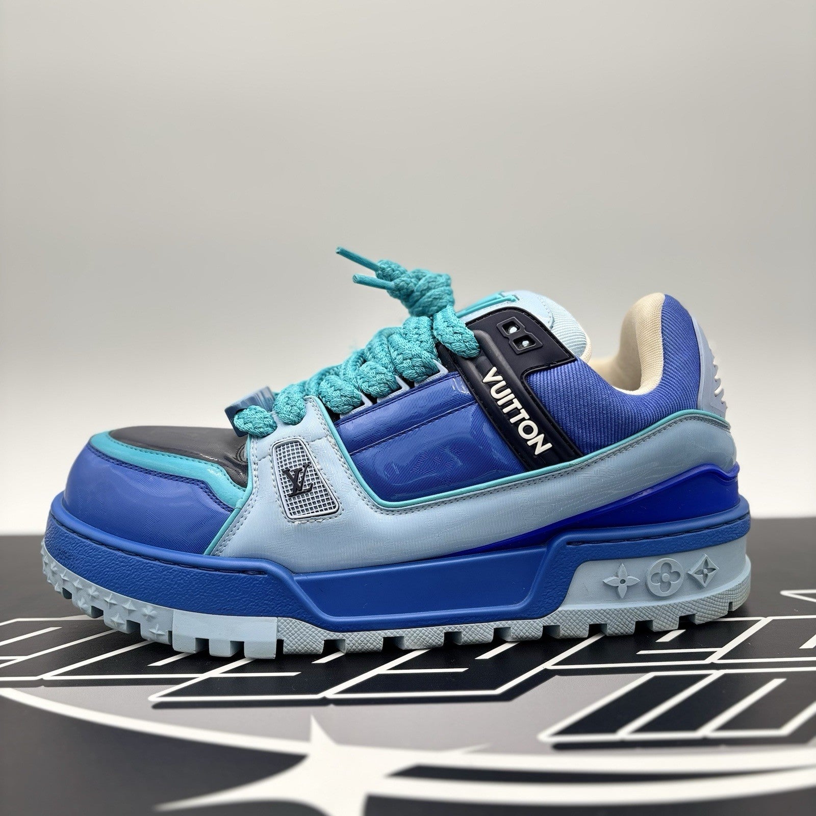 Size 9 LV (10-10.5 US) - Louis Vuitton Maxi ' Blue, Teal ' | GREAT CONDITION!