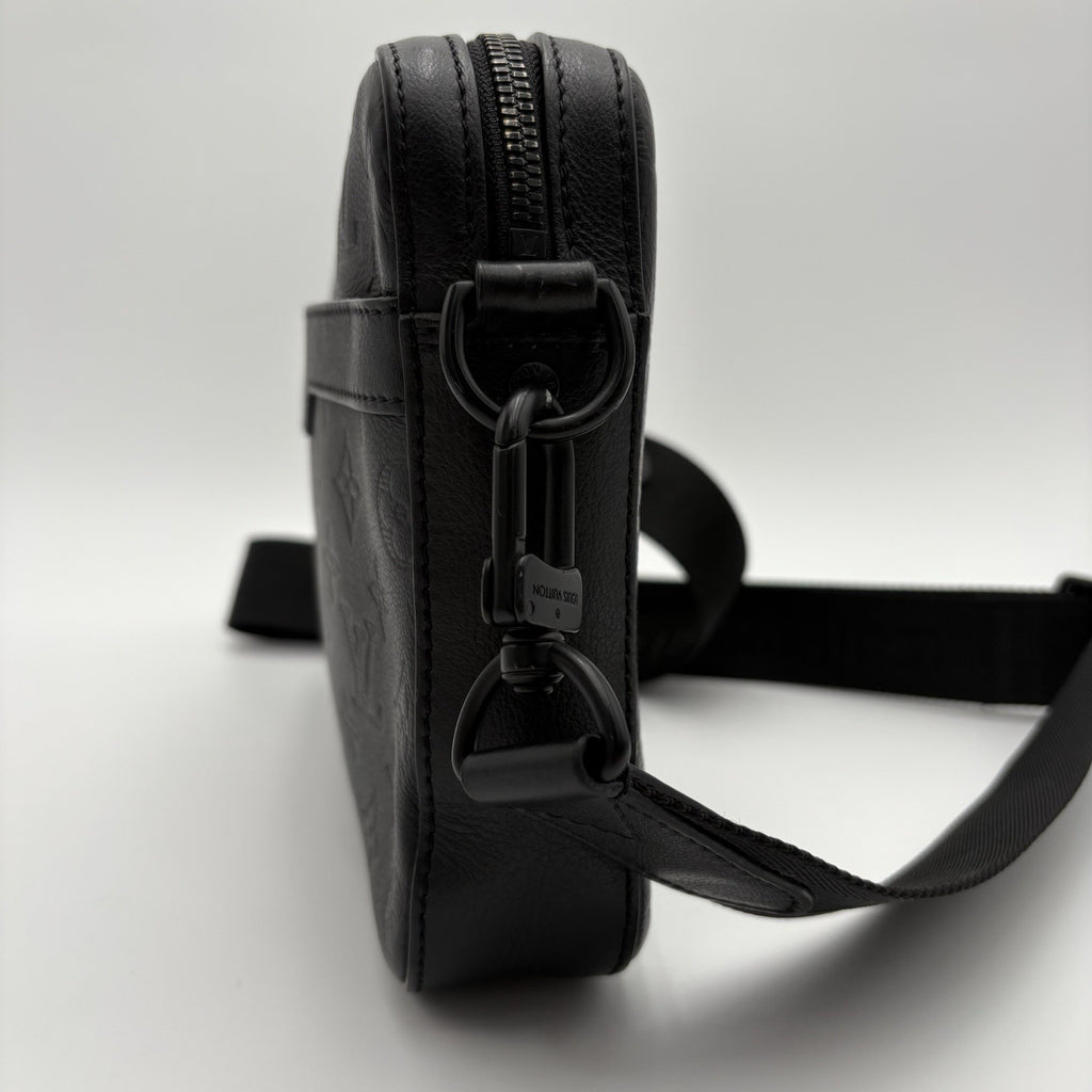 Louis Vuitton Messenger Bag Monogram Shadow ' Black ' | SUPER CLEAN!