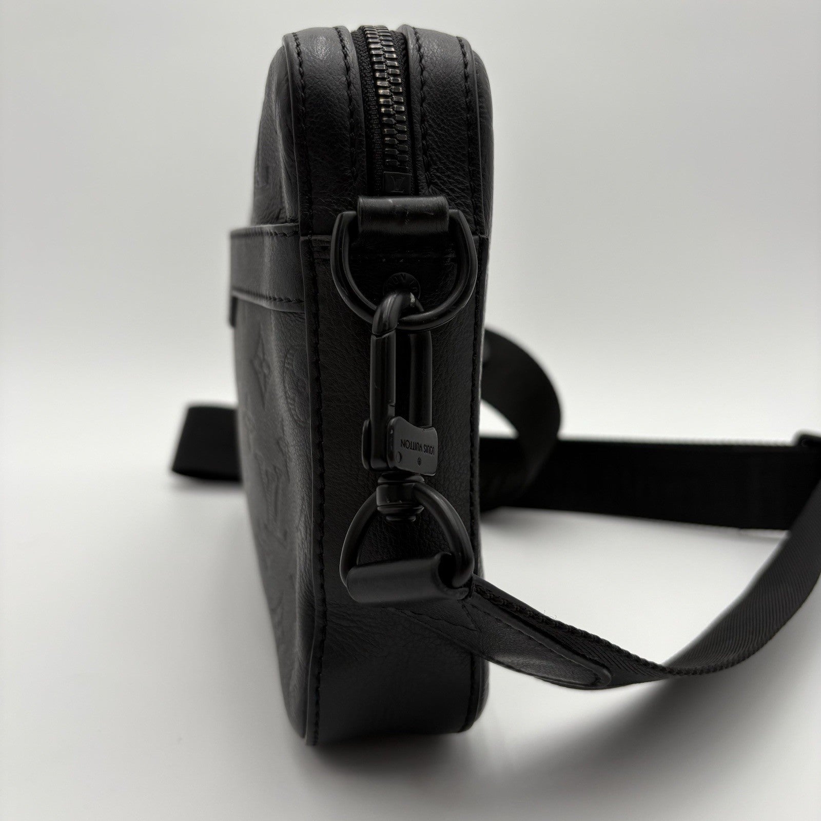 Louis Vuitton Messenger Bag Monogram Shadow ' Black ' | SUPER CLEAN!