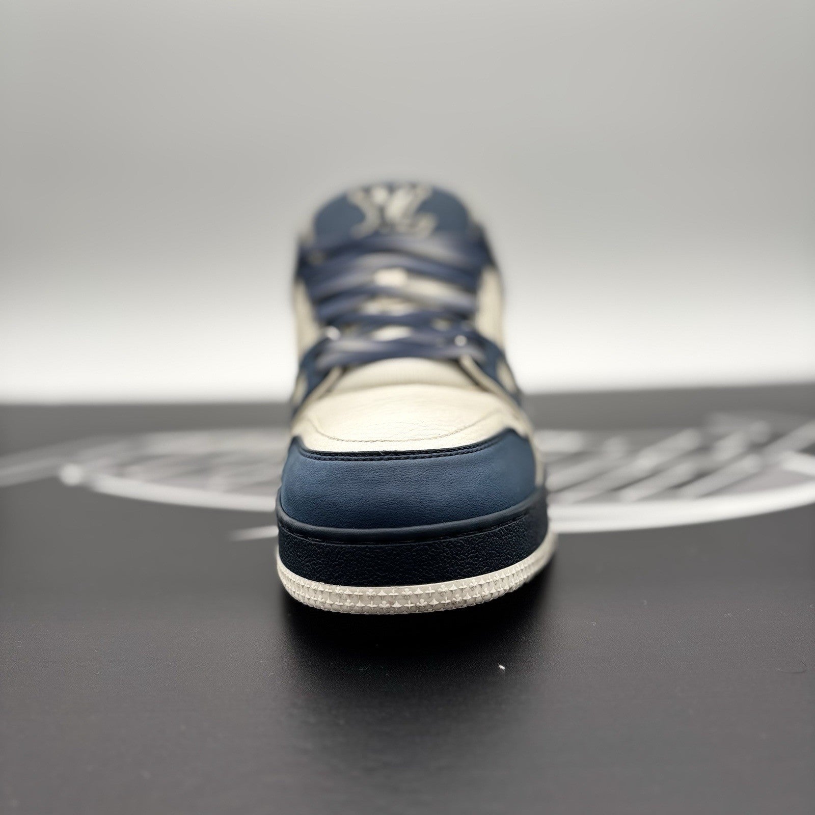Size 6 LV (7-7.5 US ) Louis Vuitton Trainer ' White, Navy ' | GREAT CONDITION!