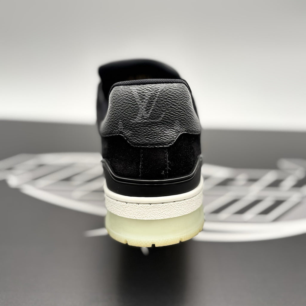 Size 8 LV (9-9.5 US) - Louis Vuitton Trainer ' Black Monogram ' | GOOD CONDITION
