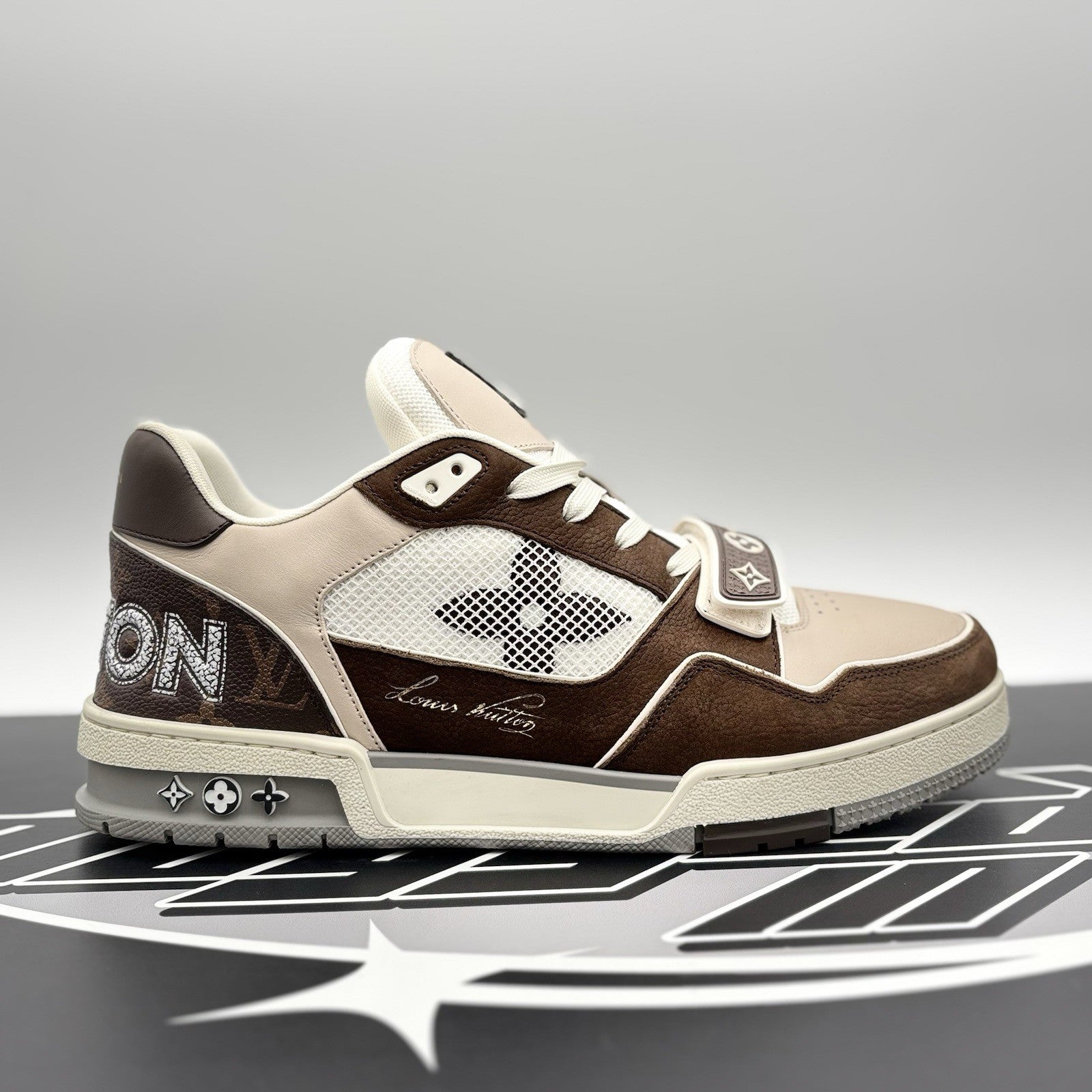 Size 9 LV (10-10.5 US) Louis Vuitton Trainer Strap ' Brown, Beige ' | EXCELLENT!