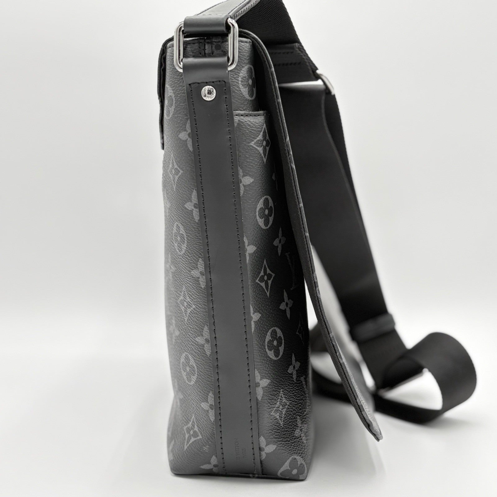 Louis Vuitton District Monogram Eclipse Messenger Bag ' Black ' | SUPER CLEAN!
