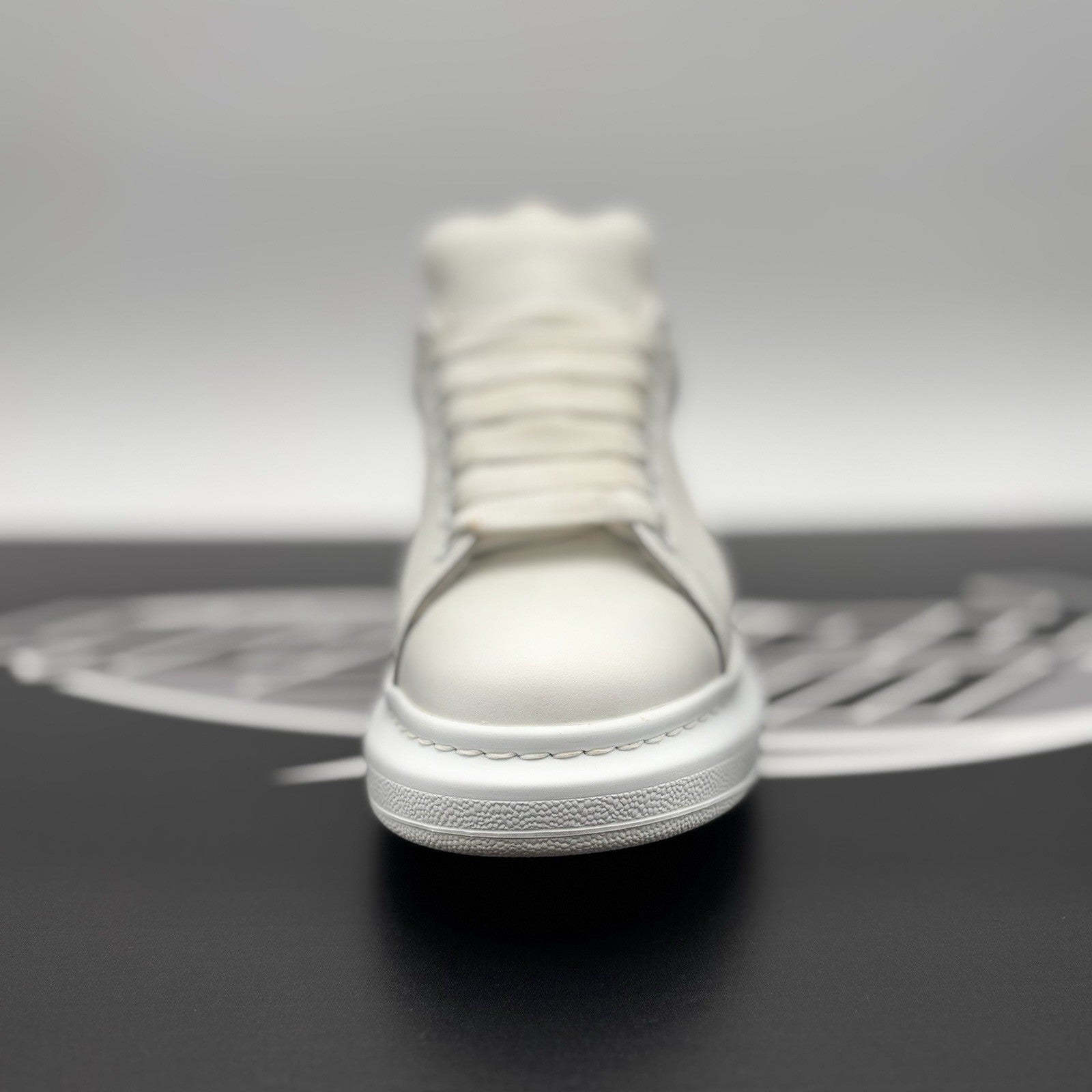 Size 38 - Alexander McQueen Oversized ' White Ultramarine' | GREAT CONDITION!