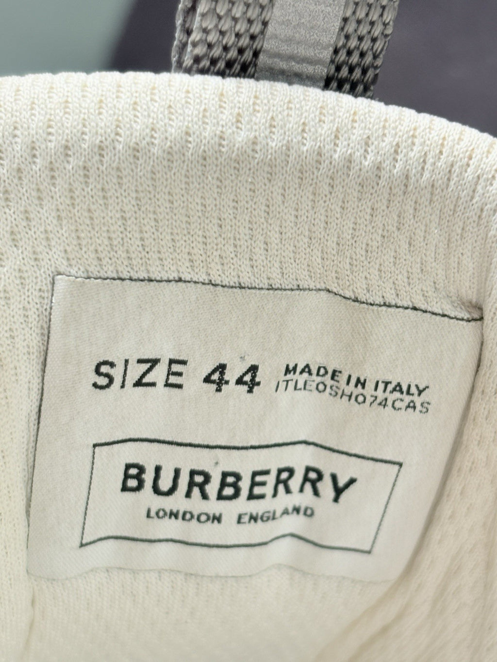 Size 44 (11 US) - Burberry Arthur Vintage Check ' Grey ' | SUPER CLEAN!