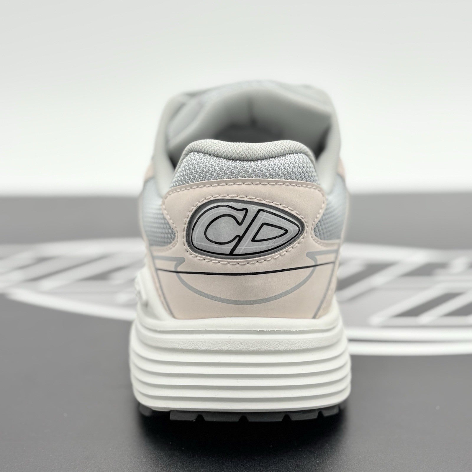 Size 42 (9 US) Dior B30 Reflective ' Grey Light Pink ' | EXCELLENT CONDITION!