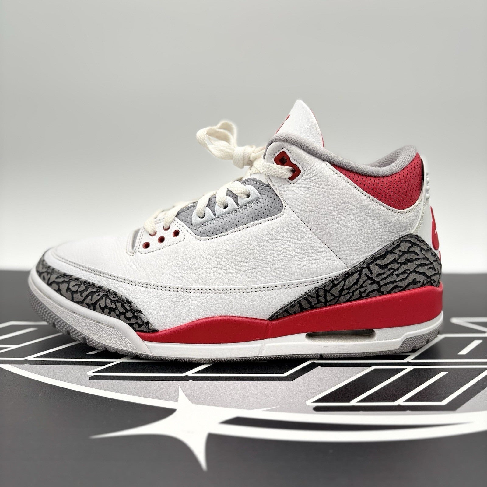 Size 11.5 - Air Jordan 3 Retro Mid ' Fire Red ' | GREAT CONDITION!