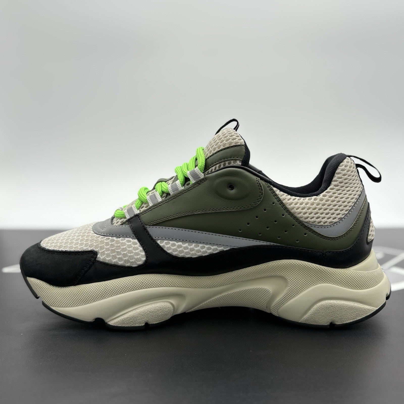 Size 43 (10 US) - Dior B22 Sneaker ' Khaki Pistachio ' | SUPER CLEAN!