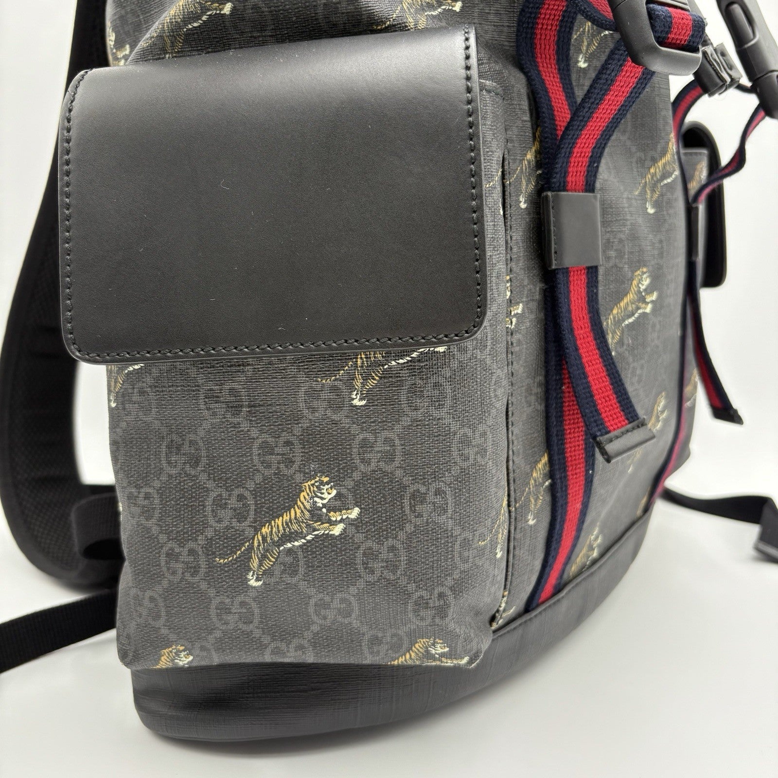 Gucci Bestiary GG Supreme Tigers Backpack ' Black Grey '